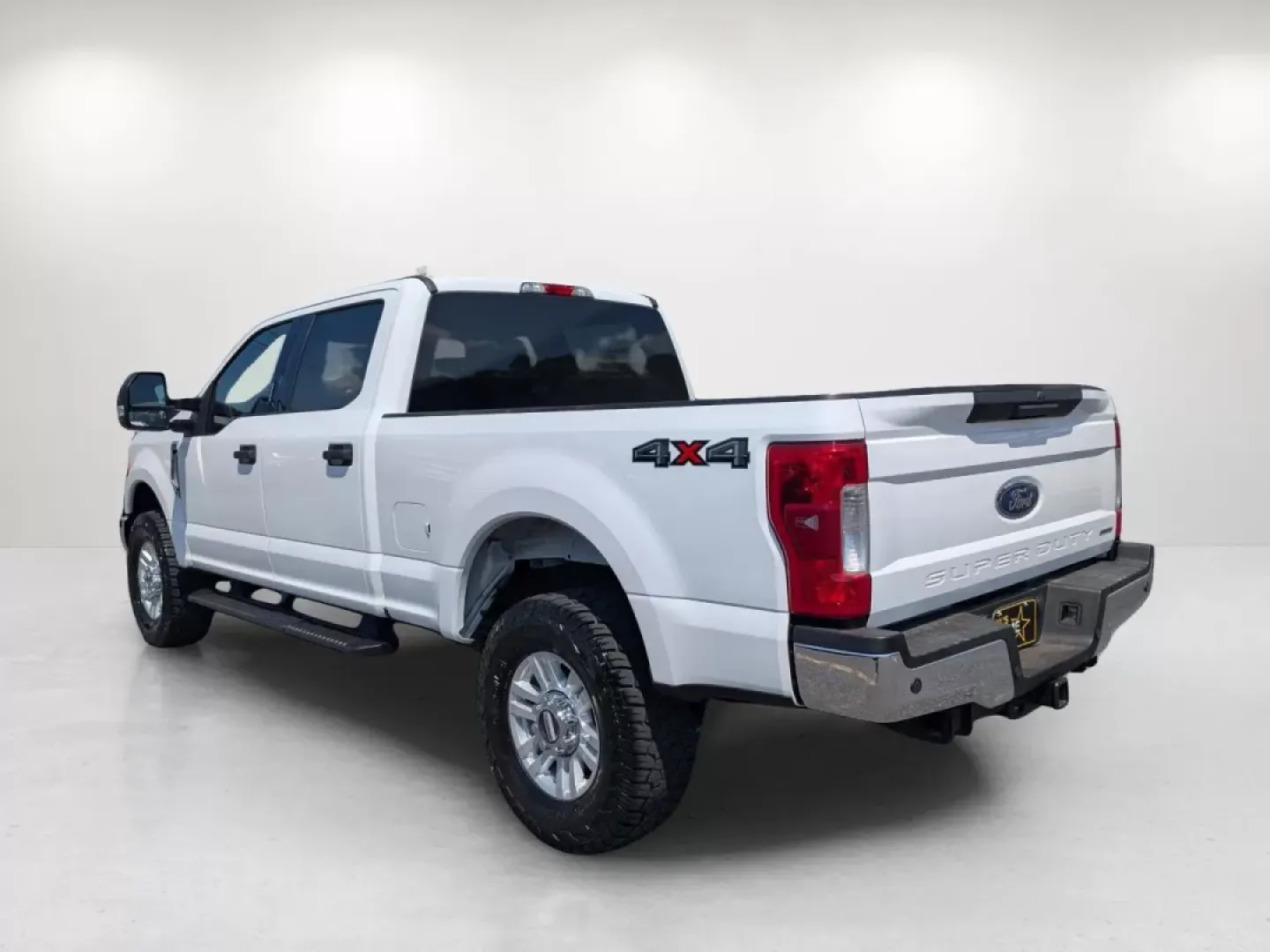 2017 Ford Super Duty F-250 SRW XLT (1FT7W2B61HE) with an Other engine, located at 7000 Northlake Connector, Columbus, GA, 31904, (706) 987-8085, 32.524975, -84.978134 - Are you ready to elevate your weekend adventures or tackle the demands of daily life with unmatched reliability? Meet the 2017 Ford Super Duty F-250 SRW XLT, the versatile crew cab pickup that perfectly blends power, comfort, and advanced technology for families and professionals alike. Whether you' - Photo#6