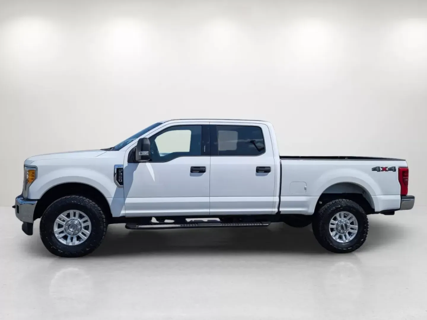 2017 Ford Super Duty F-250 SRW XLT (1FT7W2B61HE) with an Other engine, located at 7000 Northlake Connector, Columbus, GA, 31904, (706) 987-8085, 32.524975, -84.978134 - Are you ready to elevate your weekend adventures or tackle the demands of daily life with unmatched reliability? Meet the 2017 Ford Super Duty F-250 SRW XLT, the versatile crew cab pickup that perfectly blends power, comfort, and advanced technology for families and professionals alike. Whether you' - Photo#7