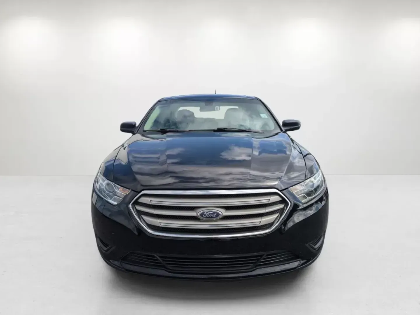 2017 Ford Taurus SE (1FAHP2D84HG) with an Other engine, located at 3959 U.S. 80 W, Phenix City, AL, 36870, (334) 297-4885, 32.469296, -85.135185 - **Experience Comfort and Reliability with the 2017 Ford Taurus SE at Gils Auto - Columbus #2!**<br /> <br /> Are you in search of a dependable sedan that seamlessly combines comfort, style, and affordability? Look no further than this stunning 2017 Ford Taurus SE, now available at Gils Auto - Columb - Photo#2