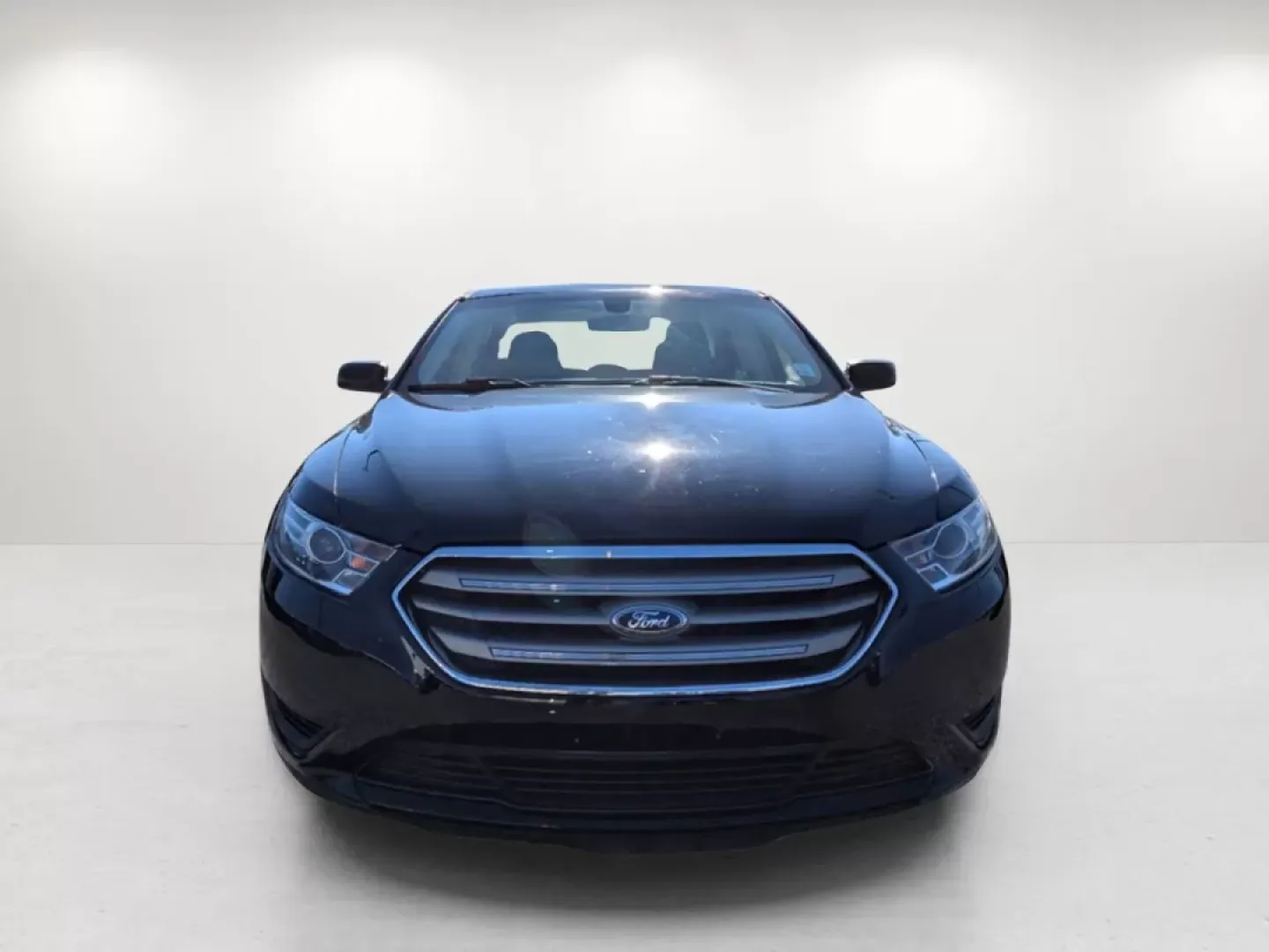 2017 Ford Taurus SE (1FAHP2D81HG) with an Other engine, located at 7000 Northlake Connector, Columbus, GA, 31904, (706) 987-8085, 32.524975, -84.978134 - **Elevate Your Driving Experience with a 2017 Ford Taurus SE from Gils Auto - Columbus #2!**<br /> <br /> If you're seeking a reliable sedan that perfectly fits your lifestyle, look no further than the 2017 Ford Taurus SE available at Gils Auto - Columbus #2. Whether you're navigating the bustling s - Photo#1