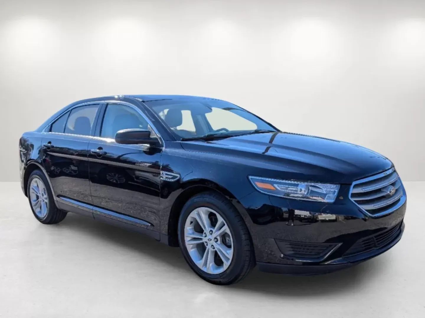 2017 Ford Taurus SE (1FAHP2D81HG) with an Other engine, located at 7000 Northlake Connector, Columbus, GA, 31904, (706) 987-8085, 32.524975, -84.978134 - **Elevate Your Driving Experience with a 2017 Ford Taurus SE from Gils Auto - Columbus #2!**<br /> <br /> If you're seeking a reliable sedan that perfectly fits your lifestyle, look no further than the 2017 Ford Taurus SE available at Gils Auto - Columbus #2. Whether you're navigating the bustling s - Photo#2