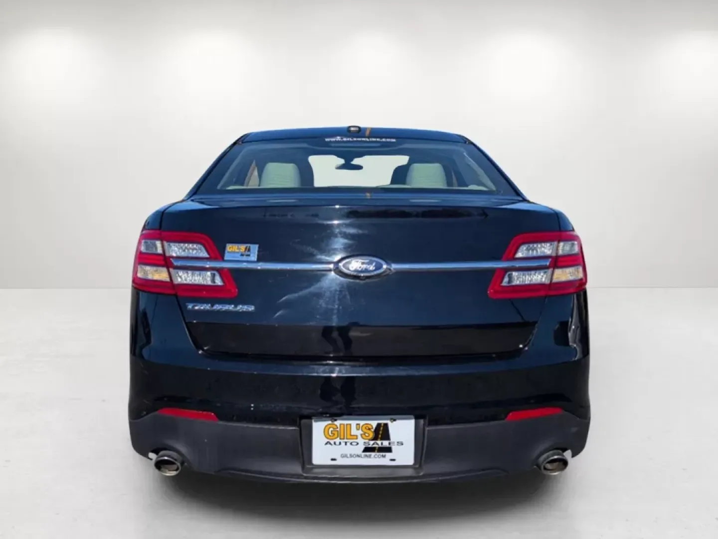 2017 Ford Taurus SE (1FAHP2D81HG) with an Other engine, located at 7000 Northlake Connector, Columbus, GA, 31904, (706) 987-8085, 32.524975, -84.978134 - **Elevate Your Driving Experience with a 2017 Ford Taurus SE from Gils Auto - Columbus #2!**<br /> <br /> If you're seeking a reliable sedan that perfectly fits your lifestyle, look no further than the 2017 Ford Taurus SE available at Gils Auto - Columbus #2. Whether you're navigating the bustling s - Photo#5