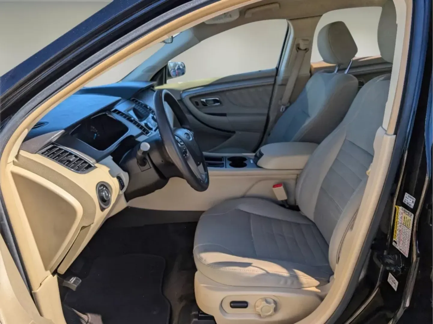 2017 Ford Taurus SE (1FAHP2D81HG) with an Other engine, located at 7000 Northlake Connector, Columbus, GA, 31904, (706) 987-8085, 32.524975, -84.978134 - **Elevate Your Driving Experience with a 2017 Ford Taurus SE from Gils Auto - Columbus #2!**<br /> <br /> If you're seeking a reliable sedan that perfectly fits your lifestyle, look no further than the 2017 Ford Taurus SE available at Gils Auto - Columbus #2. Whether you're navigating the bustling s - Photo#8