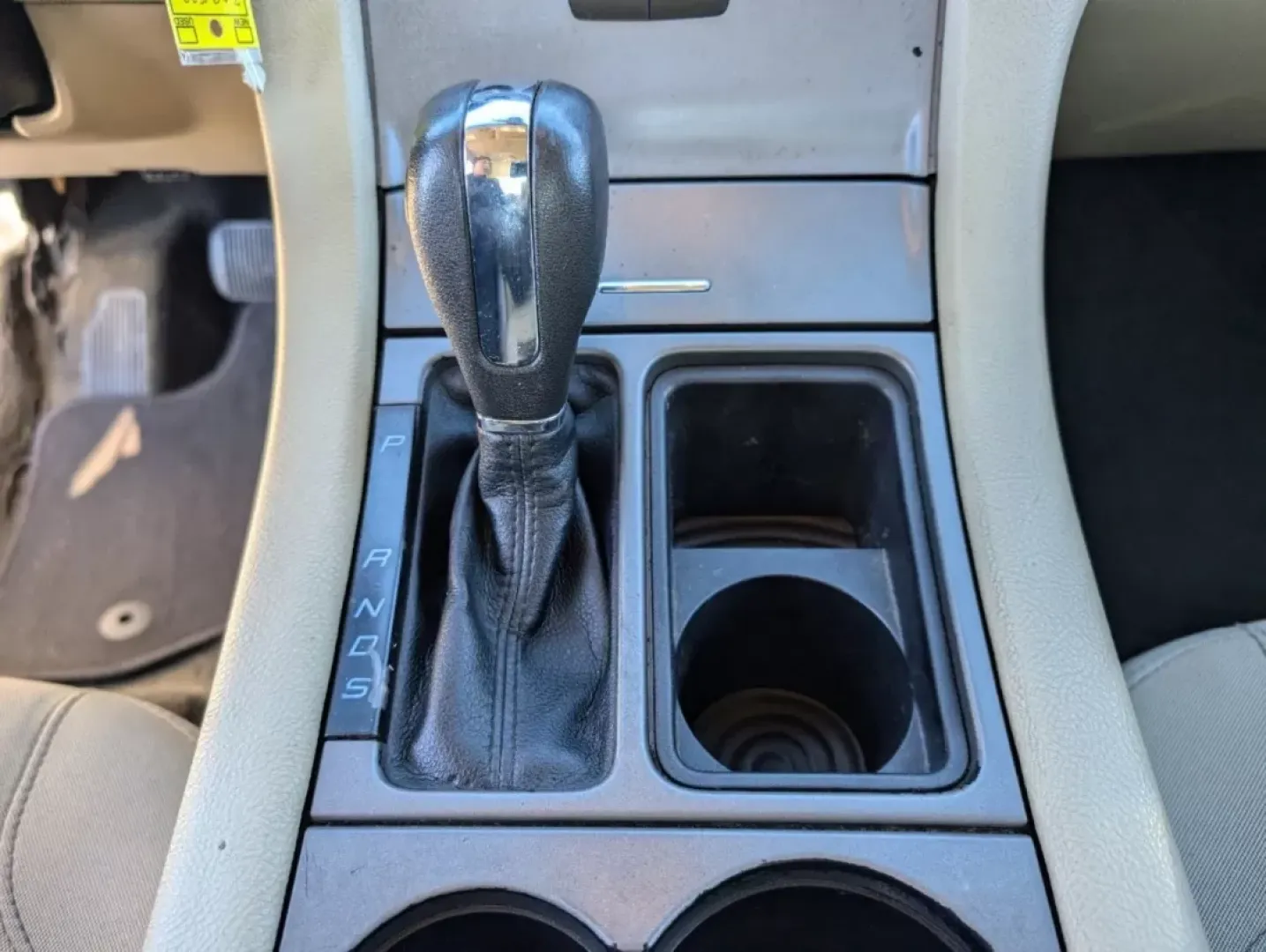 2017 Ford Taurus SE (1FAHP2D81HG) with an Other engine, located at 7000 Northlake Connector, Columbus, GA, 31904, (706) 987-8085, 32.524975, -84.978134 - **Elevate Your Driving Experience with a 2017 Ford Taurus SE from Gils Auto - Columbus #2!**<br /> <br /> If you're seeking a reliable sedan that perfectly fits your lifestyle, look no further than the 2017 Ford Taurus SE available at Gils Auto - Columbus #2. Whether you're navigating the bustling s - Photo#15