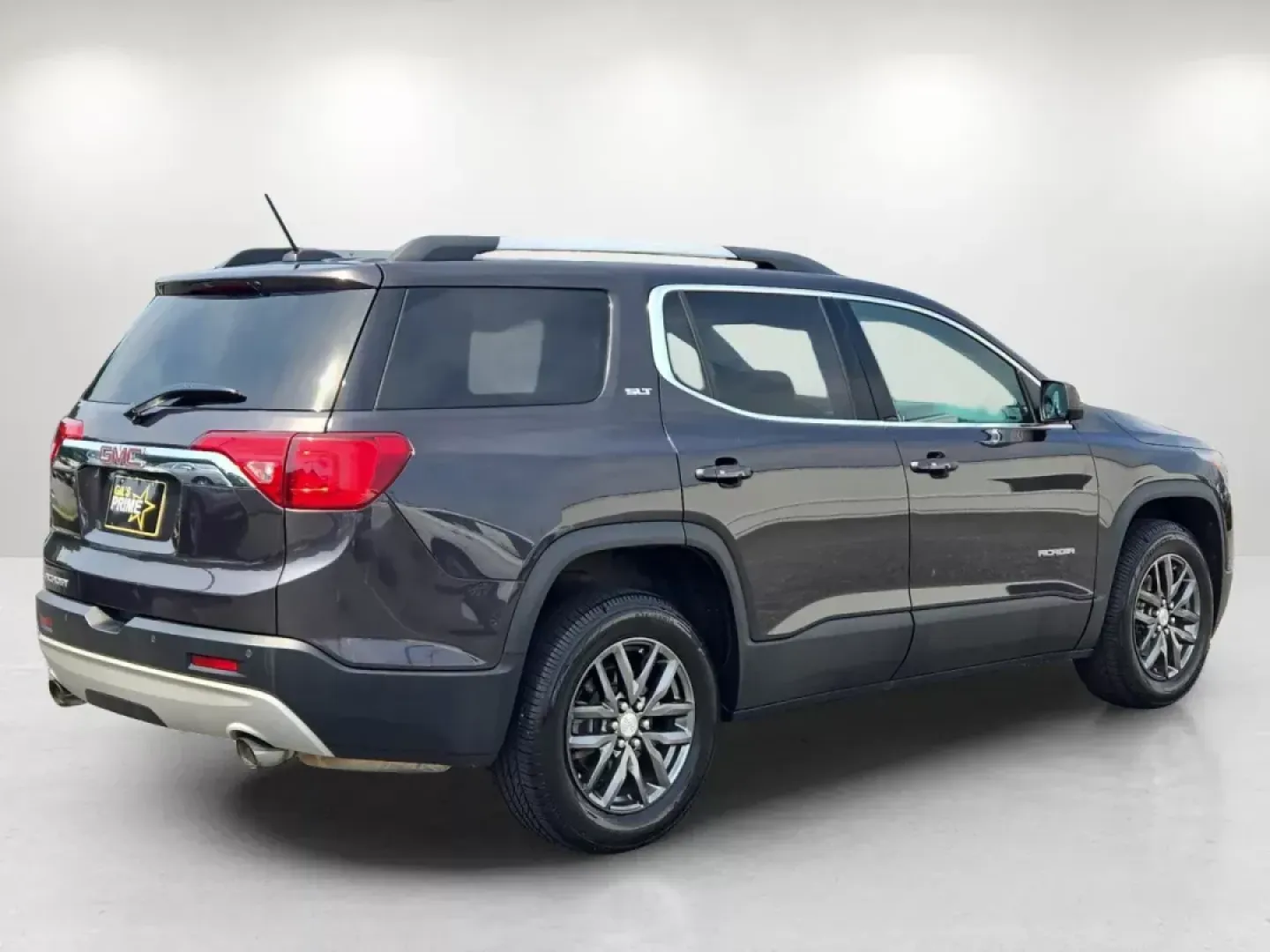 2017 /Jet Black GMC Acadia SLT (1GKKNMLS4HZ) with an Other engine, located at 804 22nd Ave, Phenix City, AL, 36870, (334) 297-1860, 32.484749, -85.024475 - **Experience the Freedom of Adventure with the 2017 GMC Acadia SLT at Gils Auto - Phenix City #2**<br /> <br /> Are you ready to elevate your family outings or weekend getaways? The 2017 GMC Acadia SLT is the ideal SUV for those who crave the perfect blend of comfort, space, and capability. Featurin - Photo#4