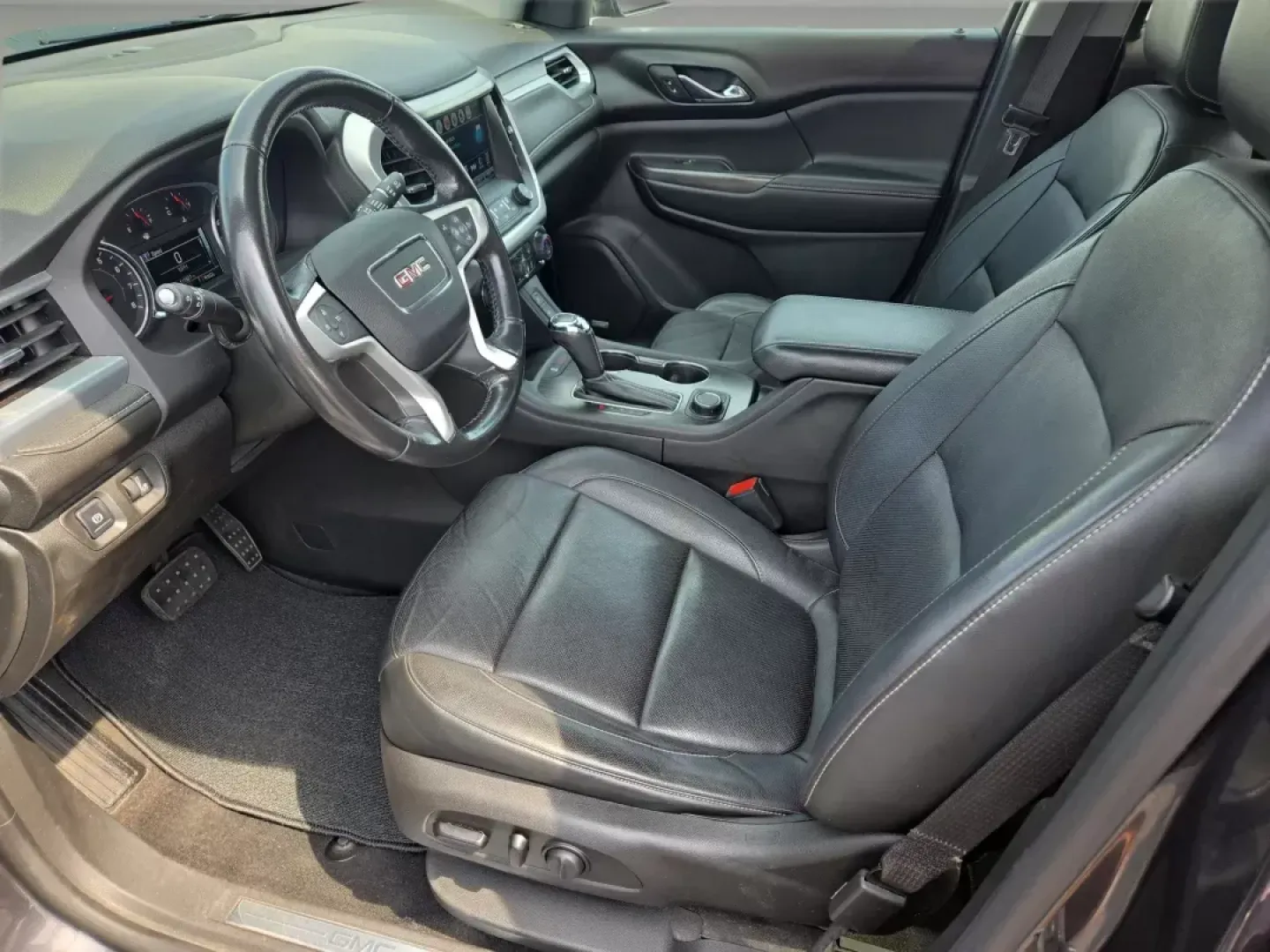 2017 /Jet Black GMC Acadia SLT (1GKKNMLS4HZ) with an Other engine, located at 804 22nd Ave, Phenix City, AL, 36870, (334) 297-1860, 32.484749, -85.024475 - **Experience the Freedom of Adventure with the 2017 GMC Acadia SLT at Gils Auto - Phenix City #2**<br /> <br /> Are you ready to elevate your family outings or weekend getaways? The 2017 GMC Acadia SLT is the ideal SUV for those who crave the perfect blend of comfort, space, and capability. Featurin - Photo#11