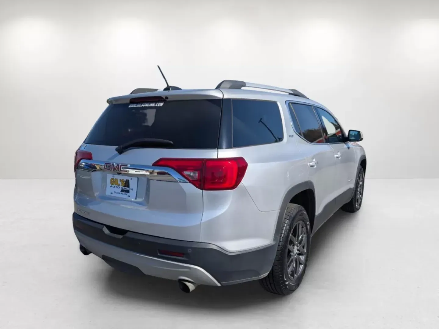 2017 /Cocoa/ Light Ash Gray GMC Acadia SLT (1GKKNMLS1HZ) with an Other engine, located at 3959 U.S. 80 W, Phenix City, AL, 36870, (334) 297-4885, 32.469296, -85.135185 - **Discover the Perfect Family SUV at Gils Auto Drive Your Dreams Today!**<br /> <br /> Are you searching for a reliable and spacious vehicle that fits seamlessly into your family's active lifestyle? Look no further than the 2017 GMC Acadia SLT, available now at Gils Auto in Phenix City, AL. Perfect - Photo#5