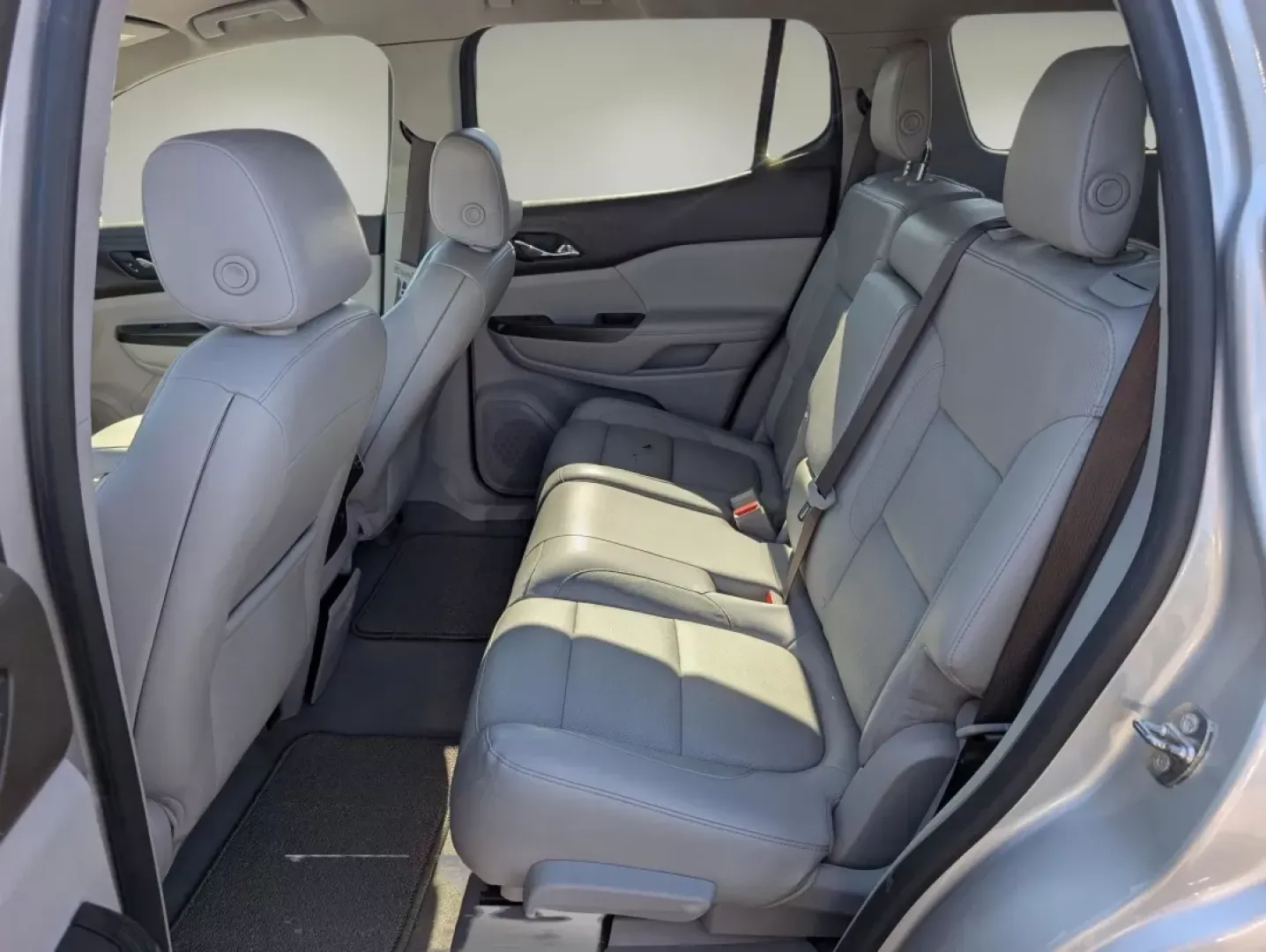 2017 /Cocoa/ Light Ash Gray GMC Acadia SLT (1GKKNMLS1HZ) with an Other engine, located at 3959 U.S. 80 W, Phenix City, AL, 36870, (334) 297-4885, 32.469296, -85.135185 - **Discover the Perfect Family SUV at Gils Auto Drive Your Dreams Today!**<br /> <br /> Are you searching for a reliable and spacious vehicle that fits seamlessly into your family's active lifestyle? Look no further than the 2017 GMC Acadia SLT, available now at Gils Auto in Phenix City, AL. Perfect - Photo#11