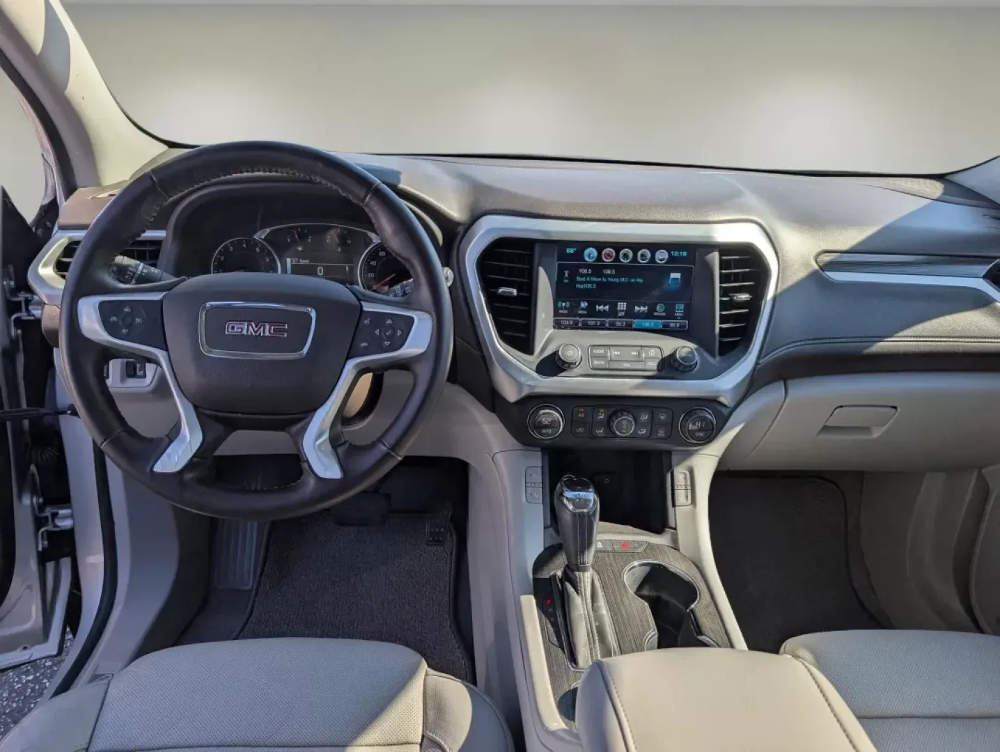 2017 /Cocoa/ Light Ash Gray GMC Acadia SLT (1GKKNMLS1HZ) with an Other engine, located at 3959 U.S. 80 W, Phenix City, AL, 36870, (334) 297-4885, 32.469296, -85.135185 - **Discover the Perfect Family SUV at Gils Auto Drive Your Dreams Today!**<br /> <br /> Are you searching for a reliable and spacious vehicle that fits seamlessly into your family's active lifestyle? Look no further than the 2017 GMC Acadia SLT, available now at Gils Auto in Phenix City, AL. Perfect - Photo#13