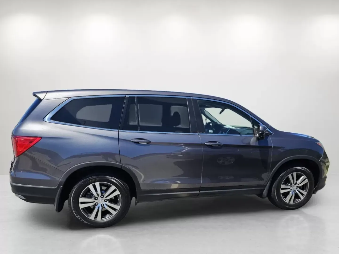 2017 Honda Pilot EX-L (5FNYF5H88HB) with an Other engine, located at 5115 14th Ave., Columbus, GA, 31904, (706) 323-0345, 32.511494, -84.971046 - **Discover Your Next Adventure with the 2017 Honda Pilot EX-L at Gils Auto!**<br /> <br /> Are you ready to elevate your family road trips or weekend getaways? The 2017 Honda Pilot EX-L is your ideal companion for creating unforgettable memories, whether you're heading to local attractions in Phenix - Photo#3