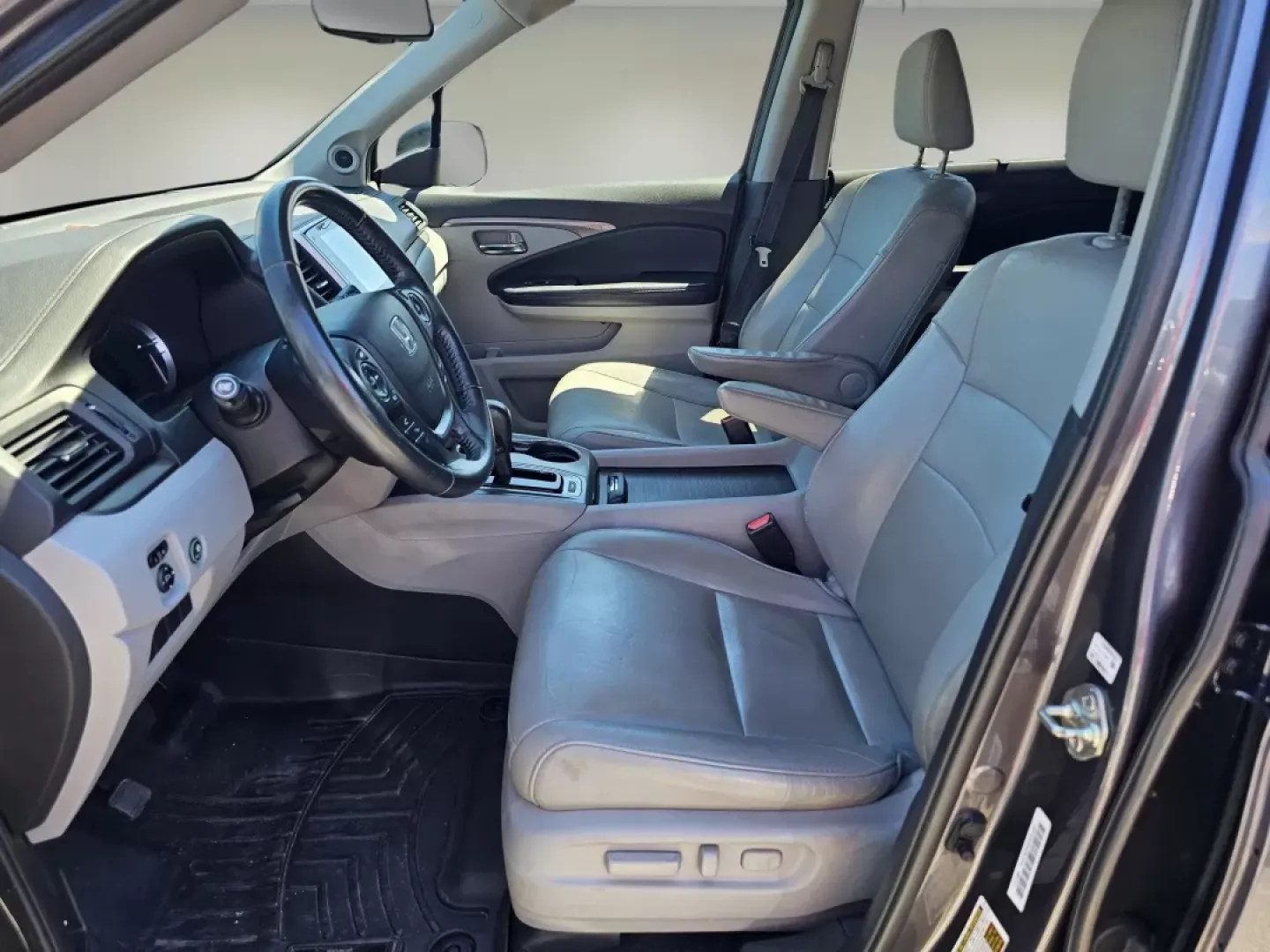 2017 Honda Pilot EX-L (5FNYF5H88HB) with an Other engine, located at 5115 14th Ave., Columbus, GA, 31904, (706) 323-0345, 32.511494, -84.971046 - **Discover Your Next Adventure with the 2017 Honda Pilot EX-L at Gils Auto!**<br /> <br /> Are you ready to elevate your family road trips or weekend getaways? The 2017 Honda Pilot EX-L is your ideal companion for creating unforgettable memories, whether you're heading to local attractions in Phenix - Photo#9