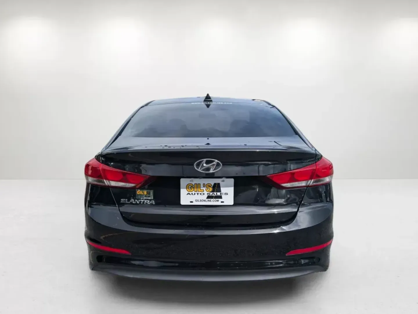 2017 /Gray Hyundai Elantra SE (5NPD84LF9HH) with an Regular Unleaded I-4 2.0 L/122 engine, located at 3959 U.S. 80 W, Phenix City, AL, 36870, (334) 297-4885, 32.469296, -85.135185 - 2017 Hyundai Elantra SE - Photo#6
