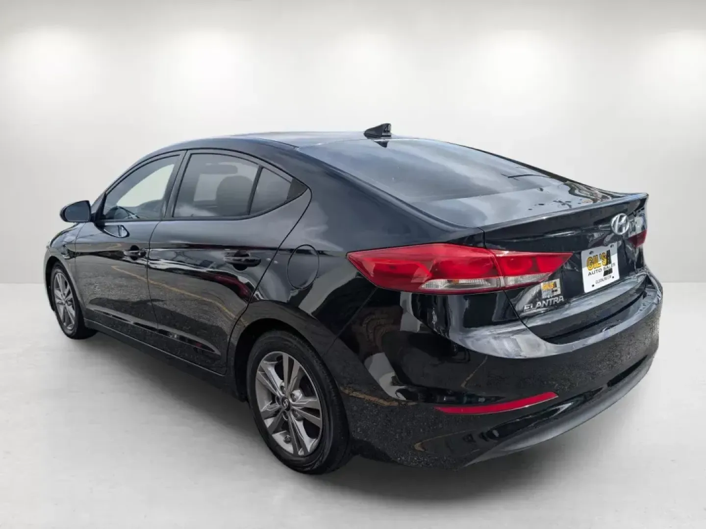 2017 /Gray Hyundai Elantra SE (5NPD84LF9HH) with an Regular Unleaded I-4 2.0 L/122 engine, located at 3959 U.S. 80 W, Phenix City, AL, 36870, (334) 297-4885, 32.469296, -85.135185 - 2017 Hyundai Elantra SE - Photo#7