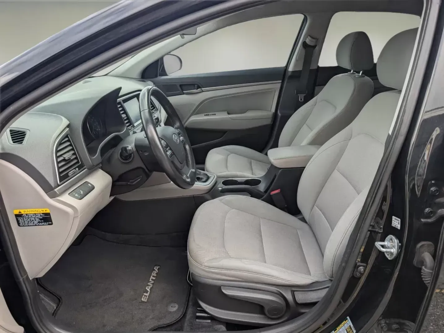 2017 /Gray Hyundai Elantra SE (5NPD84LF9HH) with an Regular Unleaded I-4 2.0 L/122 engine, located at 3959 U.S. 80 W, Phenix City, AL, 36870, (334) 297-4885, 32.469296, -85.135185 - 2017 Hyundai Elantra SE - Photo#10