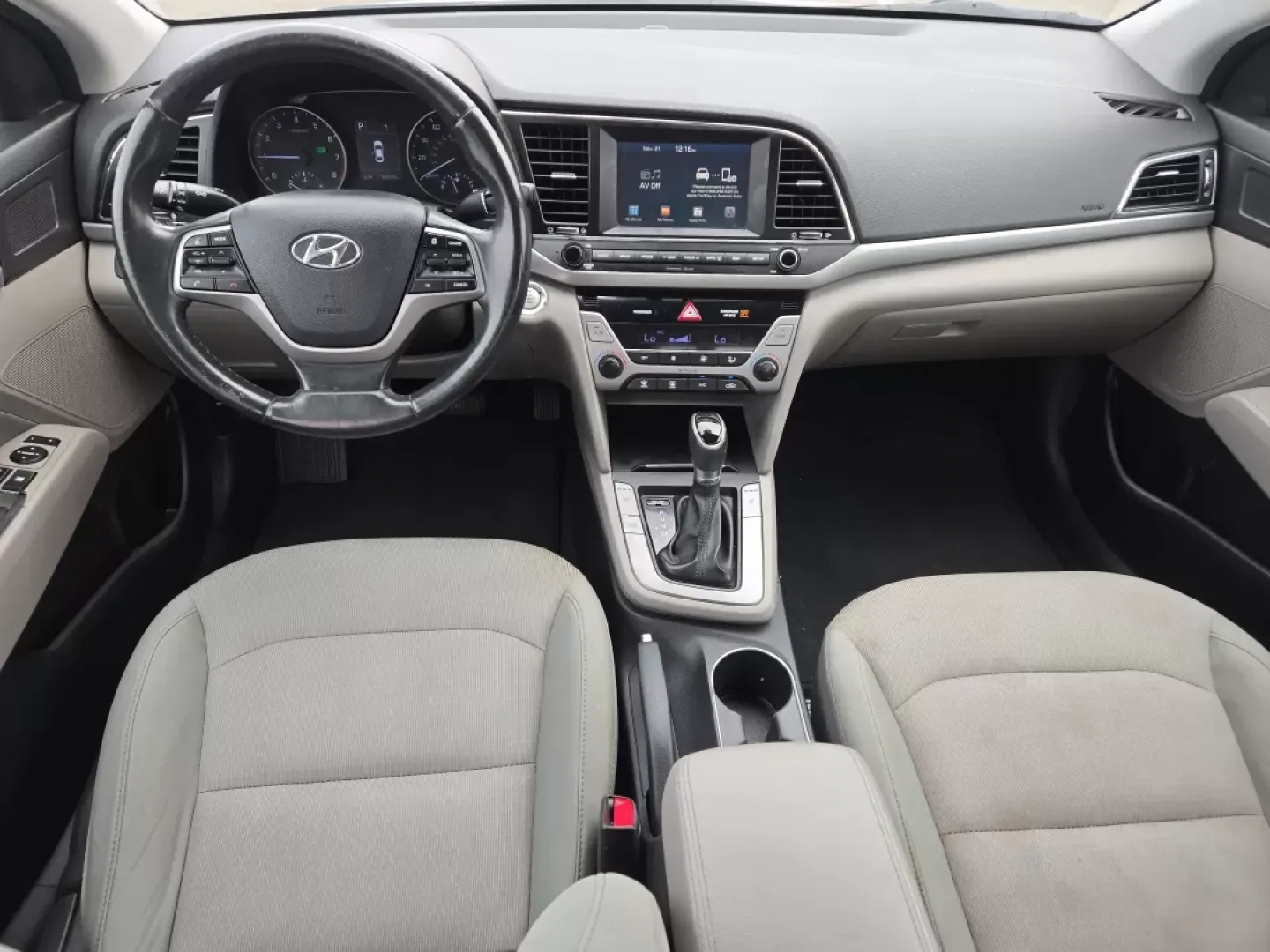 2017 Symphony Silver /Gray Hyundai Elantra SE (5NPD84LF5HH) with an Other engine, located at 521 Old Farm Lane Rd, Prattville, AL, 36066, (334) 325-1505, 32.482460, -86.416367 - Are you looking for a reliable sedan that fits seamlessly into your busy lifestyle? Look no further than the 2017 Hyundai Elantra SE, available now at Gils Auto in Prattville, AL. This versatile vehicle is perfect for growing families, long commutes, or anyone seeking a dependable ride without break - Photo#13