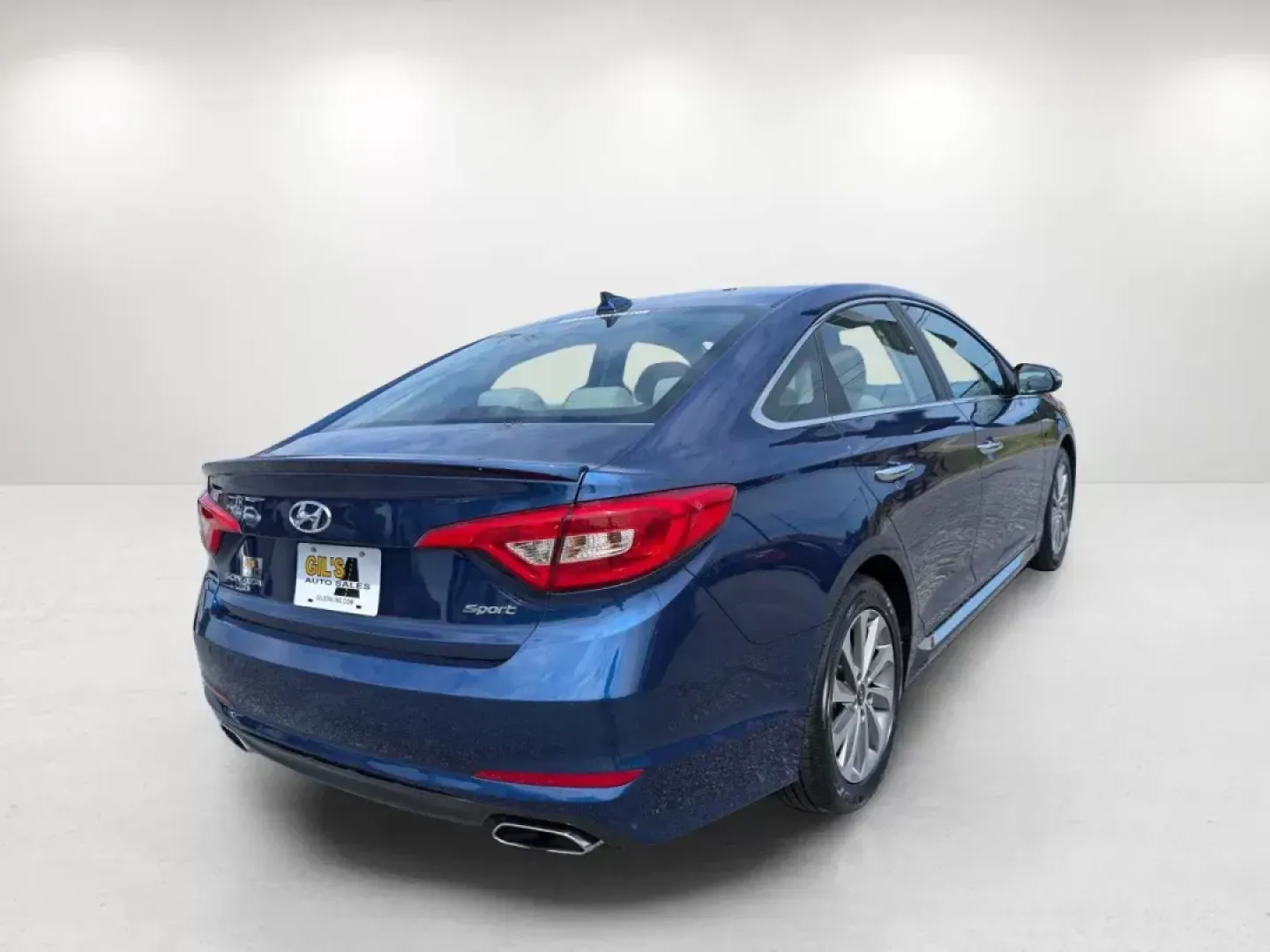 2017 /Gray Hyundai Sonata Sport (5NPE34AF3HH) with an Regular Unleaded I-4 2.4 L/144 engine, 6-Speed Automatic w/OD transmission, located at 804 22nd Ave, Phenix City, AL, 36870, (334) 297-1860, 32.484749, -85.024475 - 2017 Hyundai Sonata Sport - Photo#4
