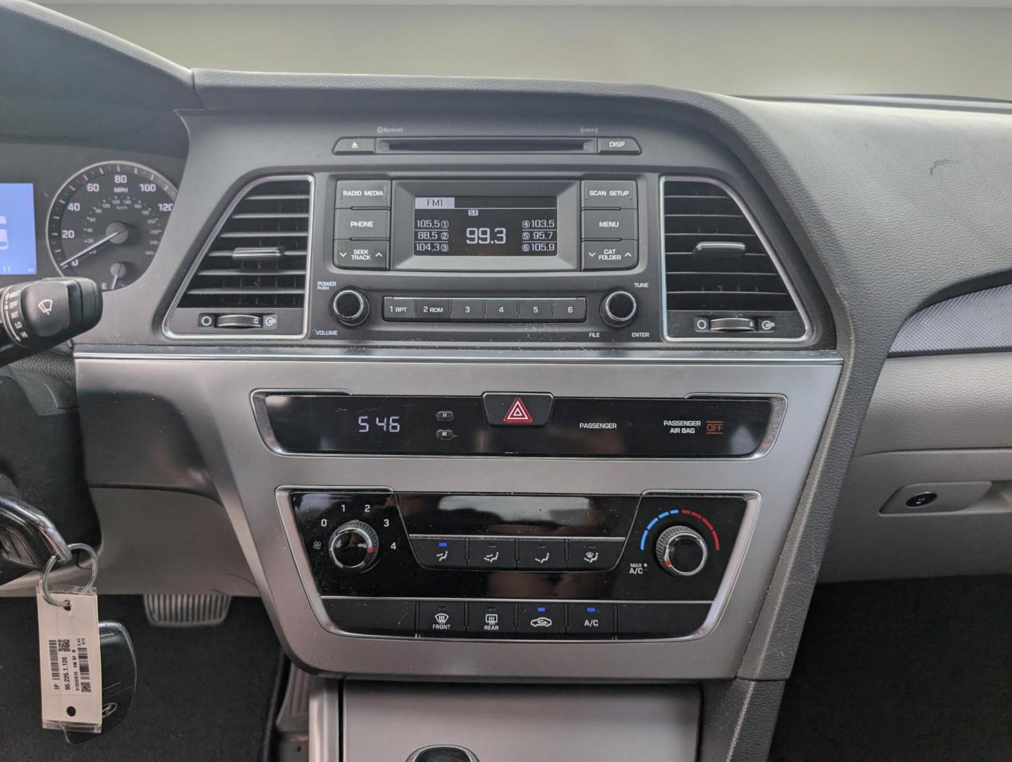 2017 /Gray Hyundai Sonata 2.4L (5NPE24AF4HH) with an Regular Unleaded I-4 2.4 L/144 engine, 6-Speed Automatic w/OD transmission, located at 3959 U.S. 80 W, Phenix City, AL, 36870, (334) 297-4885, 32.469296, -85.135185 - 2017 Hyundai Sonata 2.4L - Photo#16