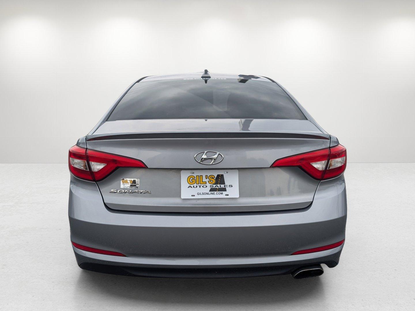2017 /Gray Hyundai Sonata 2.4L (5NPE24AF4HH) with an Regular Unleaded I-4 2.4 L/144 engine, 6-Speed Automatic w/OD transmission, located at 3959 U.S. 80 W, Phenix City, AL, 36870, (334) 297-4885, 32.469296, -85.135185 - 2017 Hyundai Sonata 2.4L - Photo#6
