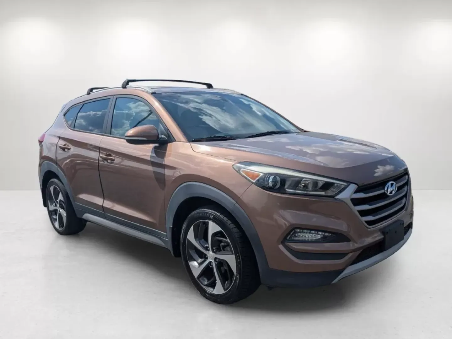 2017 /Beige Hyundai Tucson Sport (KM8J33A27HU) with an Other engine, located at 3959 U.S. 80 W, Phenix City, AL, 36870, (334) 297-4885, 32.469296, -85.135185 - **Unleash Your Adventures with a 2017 Hyundai Tucson Sport at Gils Auto - Phenix City!**<br /> <br /> Are you ready to take on life's journeys with comfort, style, and practicality? Whether you're commuting to work, shuttling your growing family, or embarking on weekend getaways, the 2017 Hyundai Tu - Photo#3