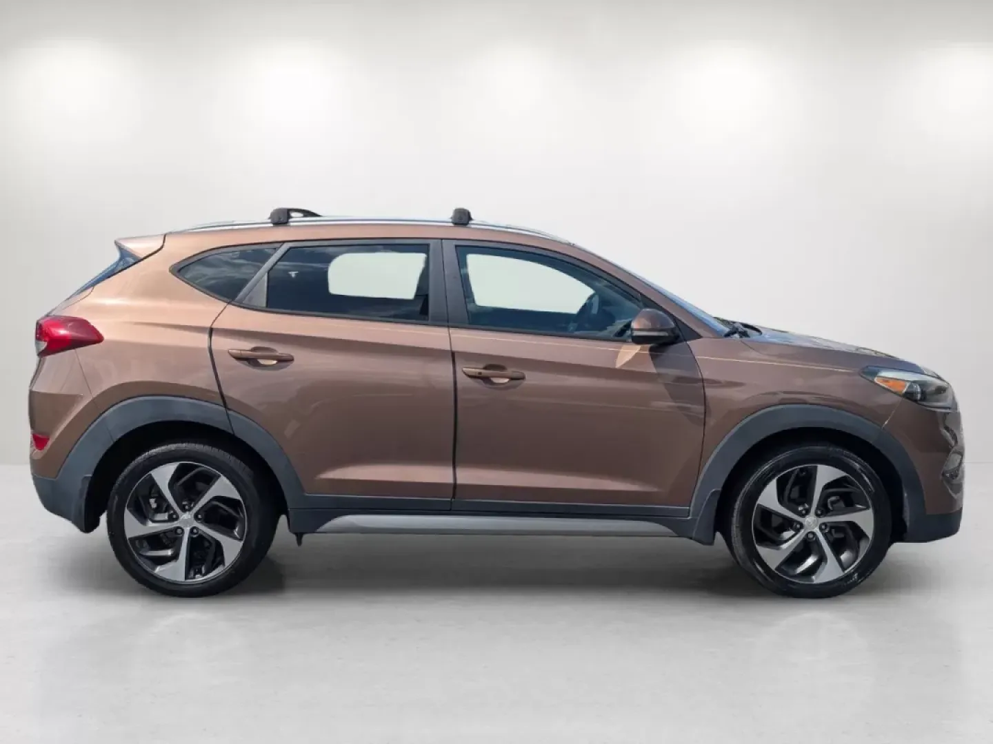 2017 /Beige Hyundai Tucson Sport (KM8J33A27HU) with an Other engine, located at 3959 U.S. 80 W, Phenix City, AL, 36870, (334) 297-4885, 32.469296, -85.135185 - **Unleash Your Adventures with a 2017 Hyundai Tucson Sport at Gils Auto - Phenix City!**<br /> <br /> Are you ready to take on life's journeys with comfort, style, and practicality? Whether you're commuting to work, shuttling your growing family, or embarking on weekend getaways, the 2017 Hyundai Tu - Photo#4