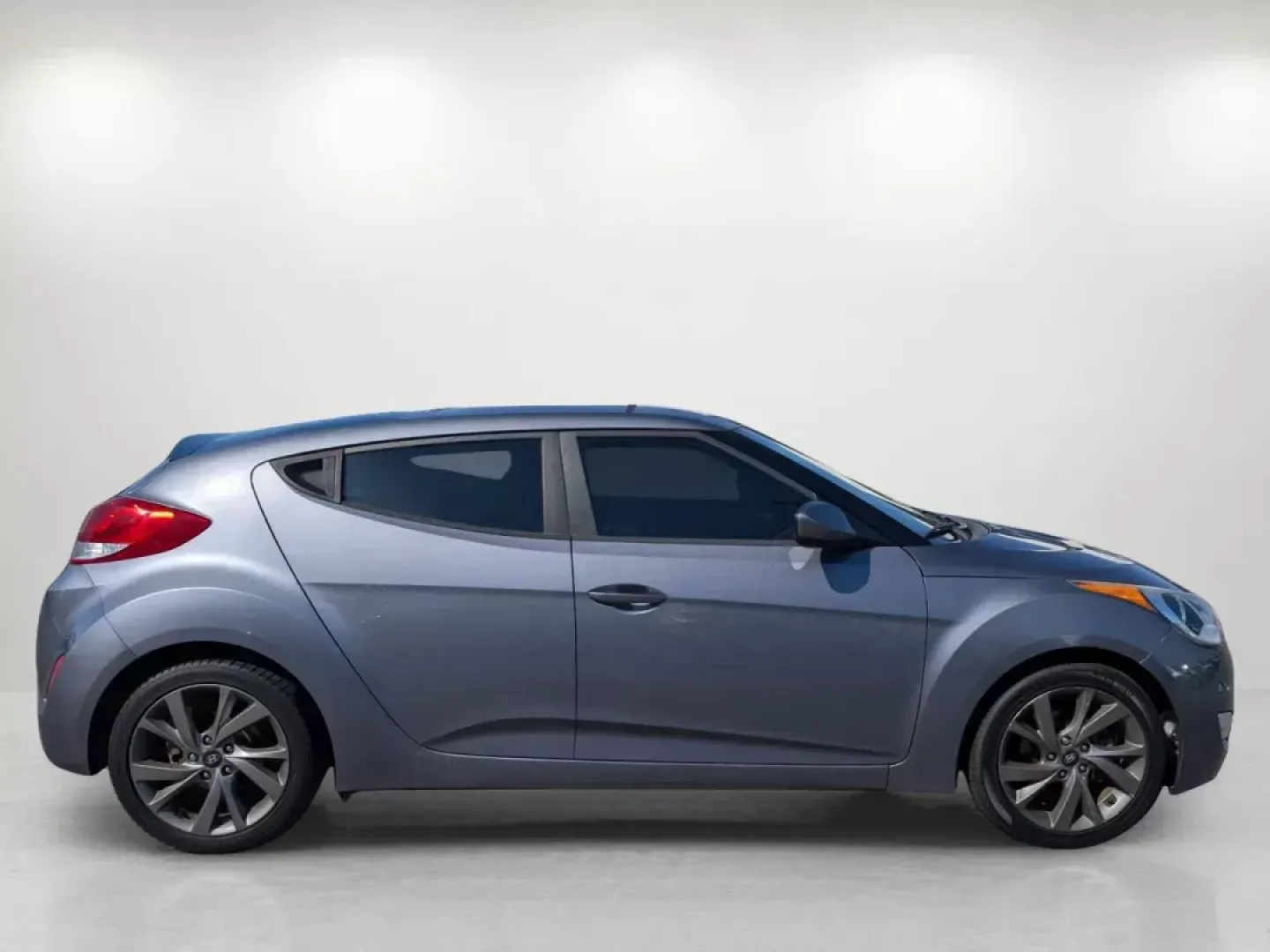 2017 /Black Hyundai Veloster (KMHTC6AD2HU) with an Regular Unleaded I-4 1.6 L/97 engine, 6-Speed Auto-Shift Manual w/OD transmission, located at 521 Old Farm Lane Rd, Prattville, AL, 36066, (334) 325-1505, 32.482460, -86.416367 - 2017 Hyundai Veloster - Photo#3