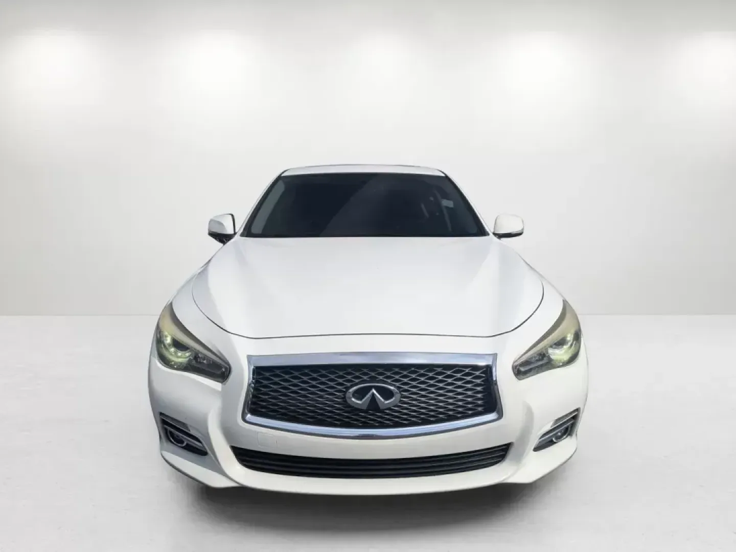 2017 Pure White /Graphite Infiniti Q50 3.0t Signature Edition (JN1EV7APXHM) with an Twin Turbo Premium Unleaded V-6 3.0 L/183 engine, 7-Speed Automatic w/OD transmission, located at 3959 U.S. 80 W, Phenix City, AL, 36870, (334) 297-4885, 32.469296, -85.135185 - 2017 Infiniti Q50 3.0t Signature Edition - Photo#2