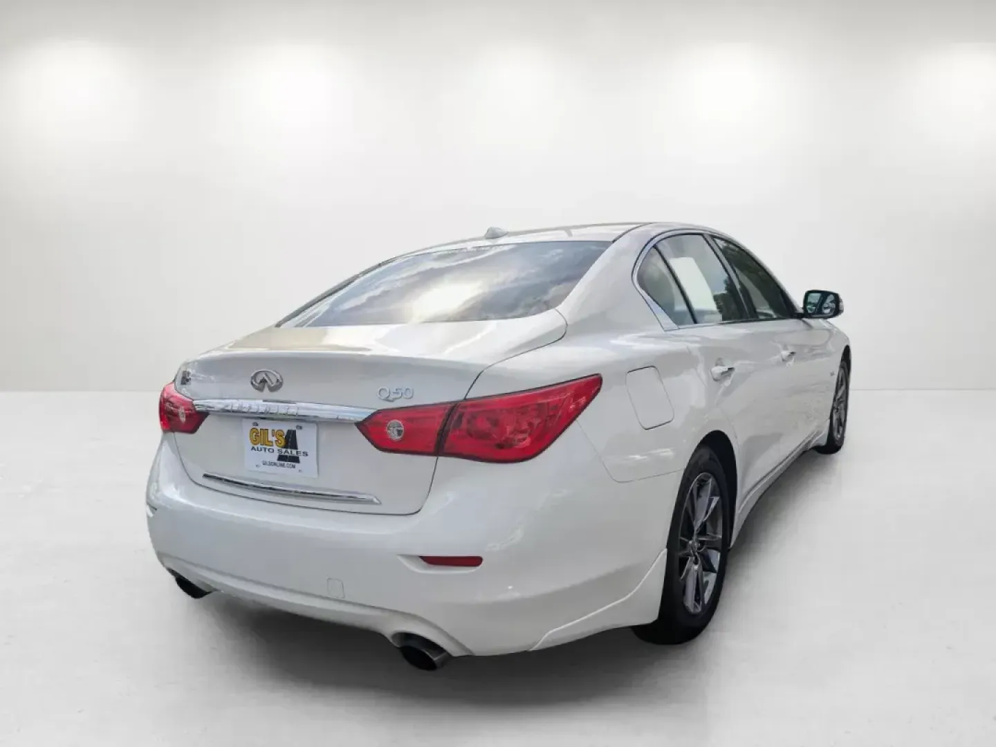 2017 Pure White /Graphite Infiniti Q50 3.0t Signature Edition (JN1EV7APXHM) with an Twin Turbo Premium Unleaded V-6 3.0 L/183 engine, 7-Speed Automatic w/OD transmission, located at 3959 U.S. 80 W, Phenix City, AL, 36870, (334) 297-4885, 32.469296, -85.135185 - 2017 Infiniti Q50 3.0t Signature Edition - Photo#5
