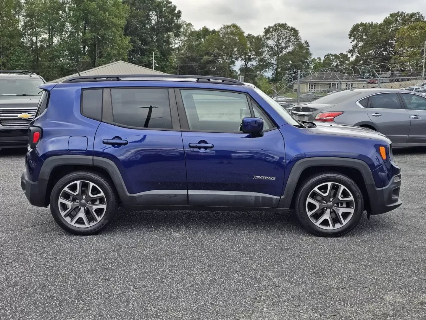 2017 /Black Jeep Renegade Latitude (ZACCJABB4HP) with an Other engine, located at 3959 U.S. 80 W, Phenix City, AL, 36870, (334) 297-4885, 32.469296, -85.135185 - **Adventure Awaits with the 2017 Jeep Renegade Latitude Perfect for Every Journey!**<br /> <br /> Looking for a versatile vehicle that can handle your busy lifestyle while ensuring comfort and style? Look no further than this stunning 2017 Jeep Renegade Latitude, available now at Gils Auto in Pheni - Photo#3