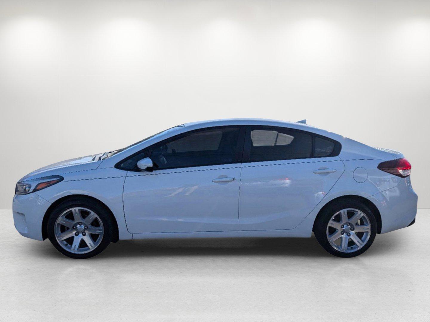 2017 /Gray Kia Forte LX (3KPFK4A79HE) with an Regular Unleaded I-4 2.0 L/122 engine, 6-Speed Automatic w/OD transmission, located at 804 22nd Ave, Phenix City, AL, 36870, (334) 297-1860, 32.484749, -85.024475 - 2017 Kia Forte LX - Photo#7