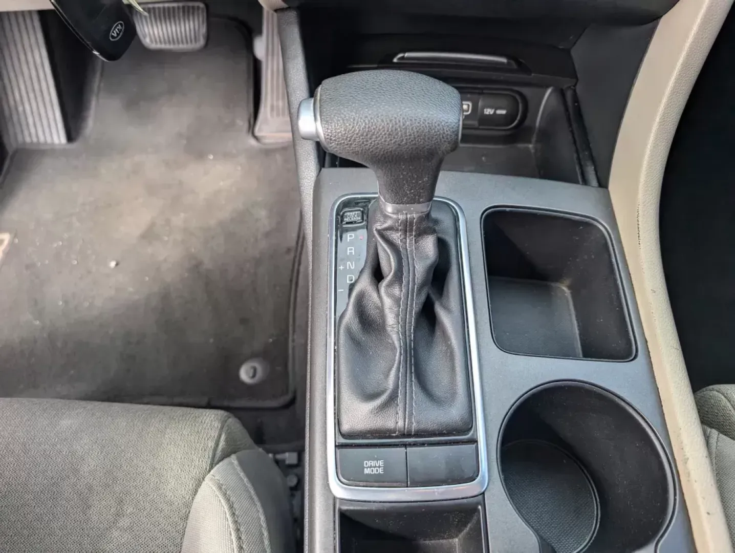 2017 /Beige Kia Optima LX (5XXGT4L3XHG) with an Regular Unleaded I-4 2.4 L/144 engine, 6-Speed Automatic w/OD transmission, located at 521 Old Farm Lane Rd, Prattville, AL, 36066, (334) 325-1505, 32.482460, -86.416367 - **Discover Your Next Adventure with the 2017 Kia Optima at Gils Auto - Prattville!**<br /> <br /> Are you searching for the perfect blend of comfort, style, and reliability for your daily commute or weekend road trips? Look no further! The 2017 Kia Optima LX is designed for individuals and families - Photo#14