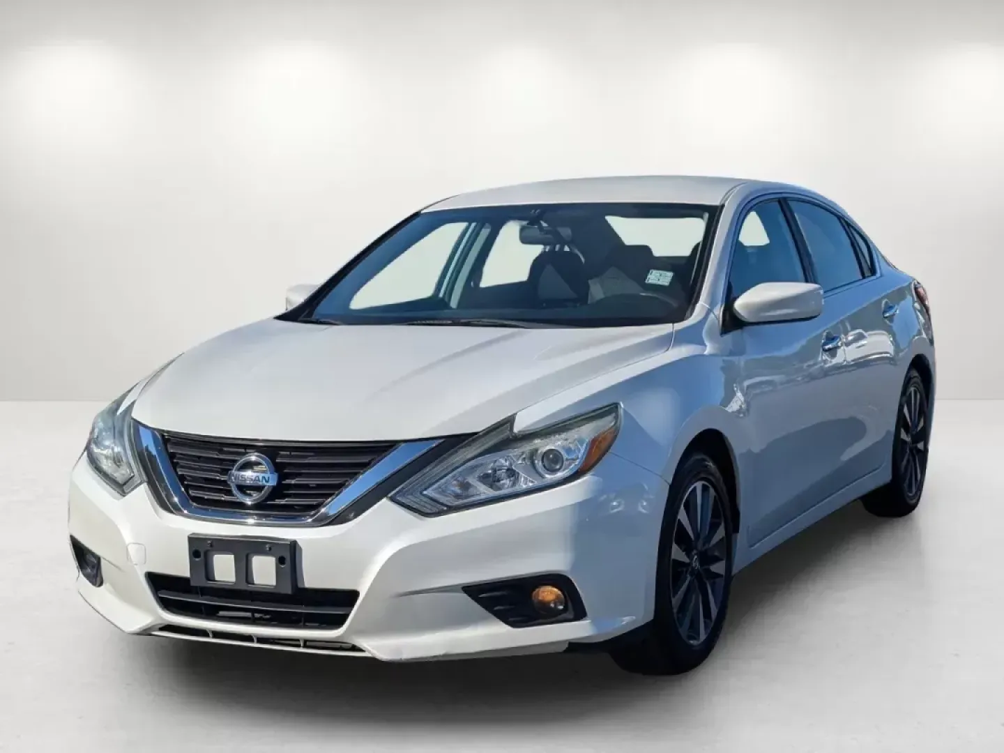 2017 /Charcoal Nissan Altima 2.5 SV (1N4AL3AP7HC) with an Regular Unleaded I-4 2.5 L/152 engine, 1-Speed CVT w/OD transmission, located at 7000 Northlake Connector, Columbus, GA, 31904, (706) 987-8085, 32.524975, -84.978134 - 2017 Nissan Altima 2.5 SV - Photo#0