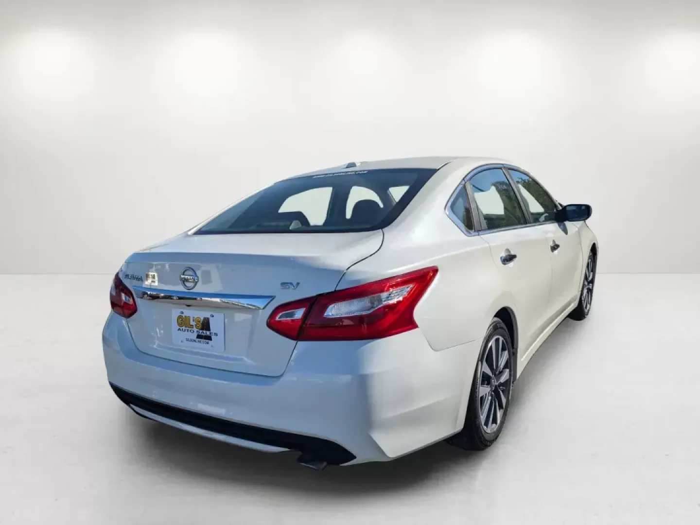 2017 /Charcoal Nissan Altima 2.5 SV (1N4AL3AP7HC) with an Regular Unleaded I-4 2.5 L/152 engine, 1-Speed CVT w/OD transmission, located at 7000 Northlake Connector, Columbus, GA, 31904, (706) 987-8085, 32.524975, -84.978134 - 2017 Nissan Altima 2.5 SV - Photo#4