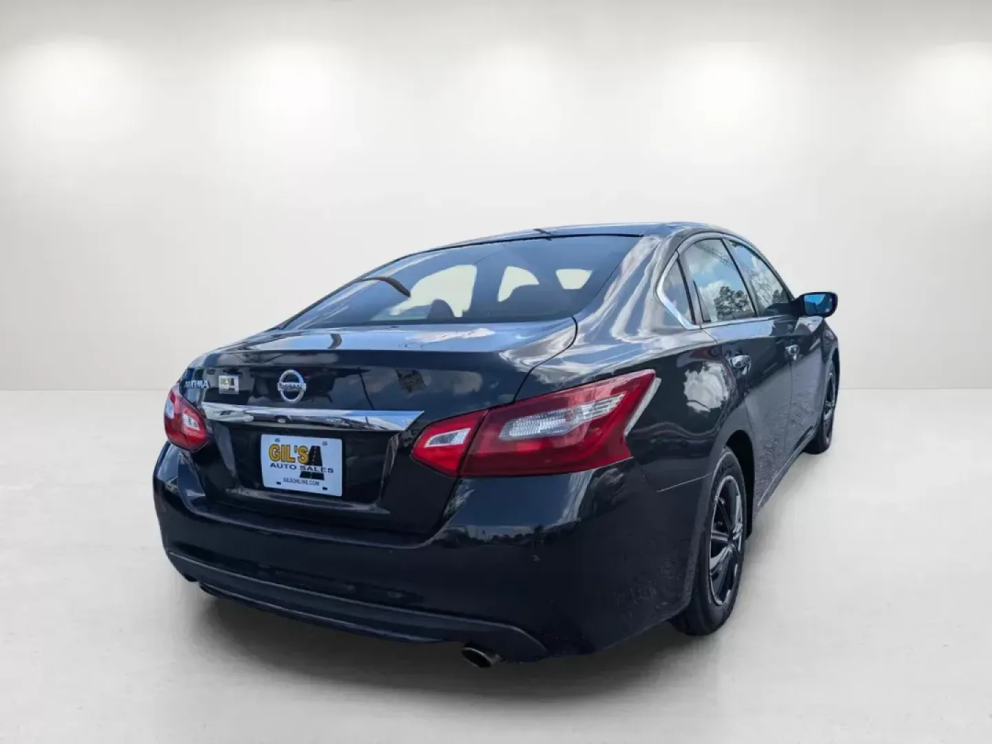 2017 /Beige Nissan Altima 2.5 S (1N4AL3AP0HC) with an Regular Unleaded I-4 2.5 L/152 engine, 1-Speed CVT w/OD transmission, located at 3959 U.S. 80 W, Phenix City, AL, 36870, (334) 297-4885, 32.469296, -85.135185 - 2017 Nissan Altima 2.5 S - Photo#5