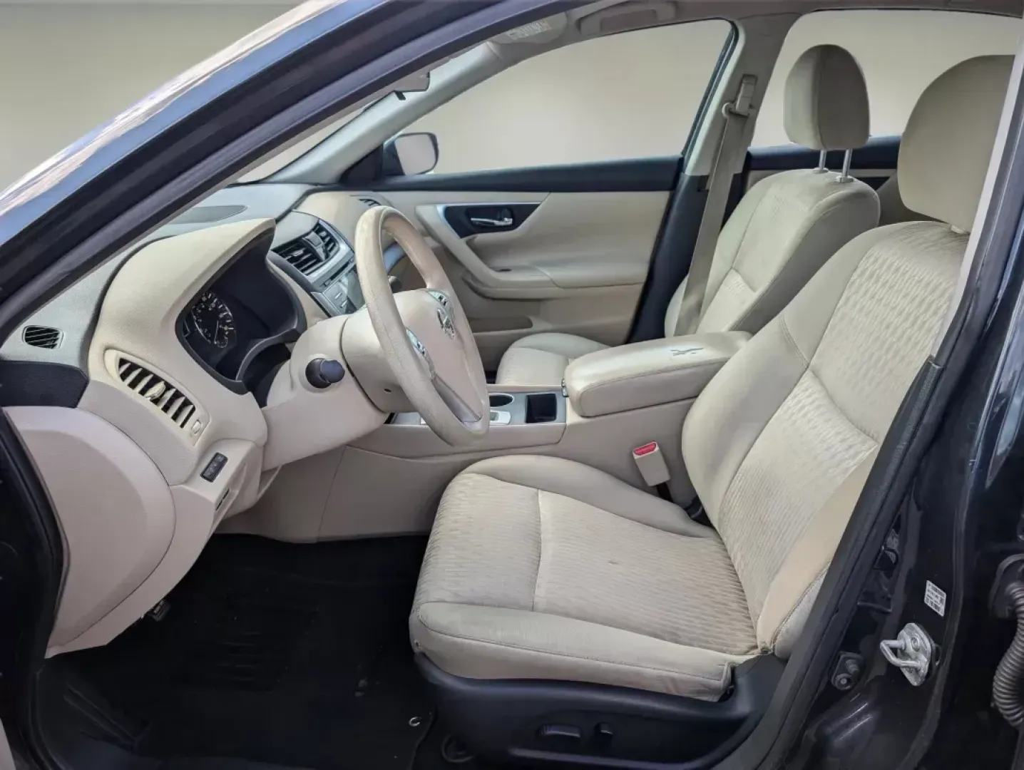 2017 /Beige Nissan Altima 2.5 S (1N4AL3AP0HC) with an Regular Unleaded I-4 2.5 L/152 engine, 1-Speed CVT w/OD transmission, located at 3959 U.S. 80 W, Phenix City, AL, 36870, (334) 297-4885, 32.469296, -85.135185 - 2017 Nissan Altima 2.5 S - Photo#10