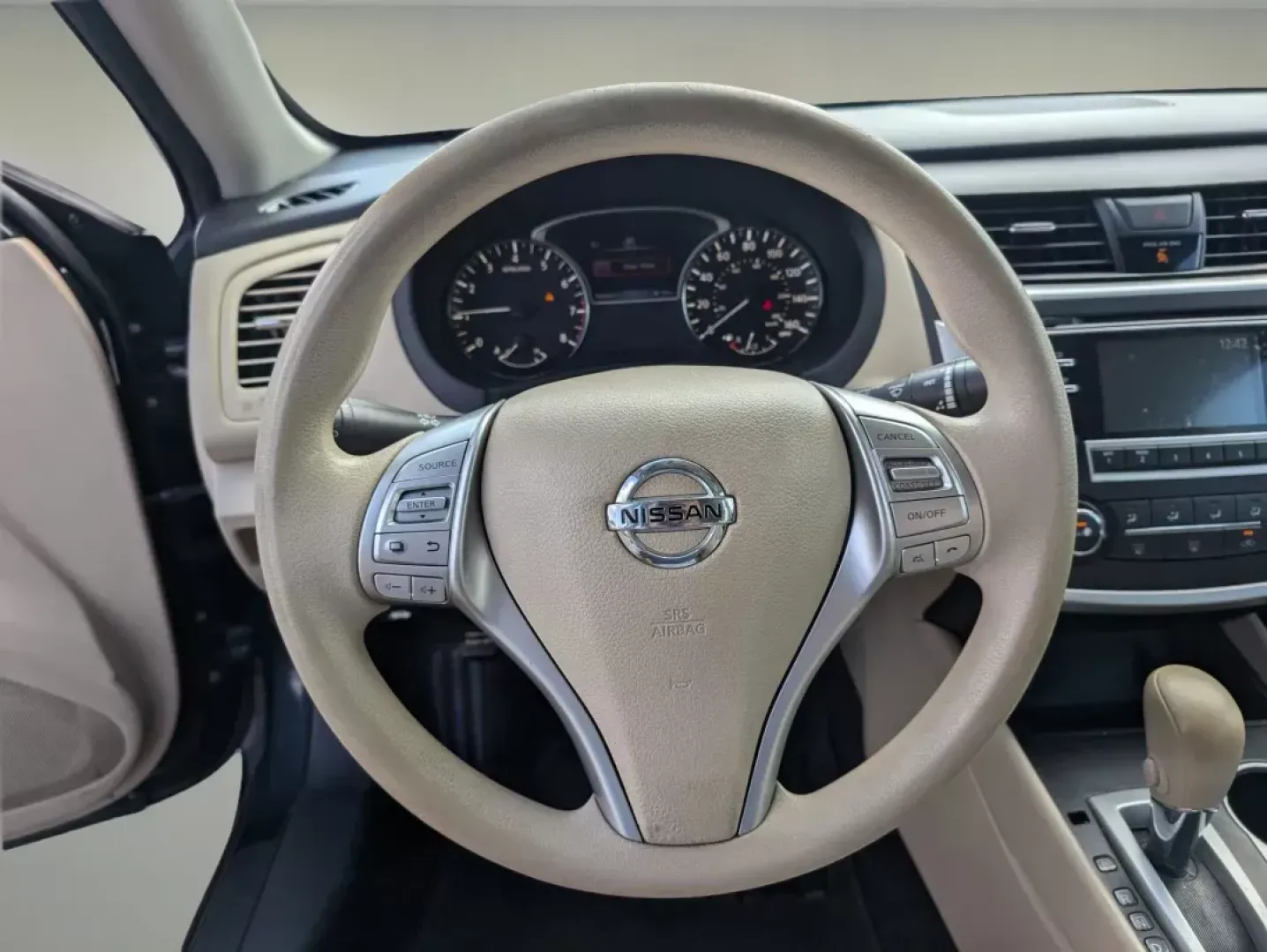 2017 /Beige Nissan Altima 2.5 S (1N4AL3AP0HC) with an Regular Unleaded I-4 2.5 L/152 engine, 1-Speed CVT w/OD transmission, located at 3959 U.S. 80 W, Phenix City, AL, 36870, (334) 297-4885, 32.469296, -85.135185 - 2017 Nissan Altima 2.5 S - Photo#16