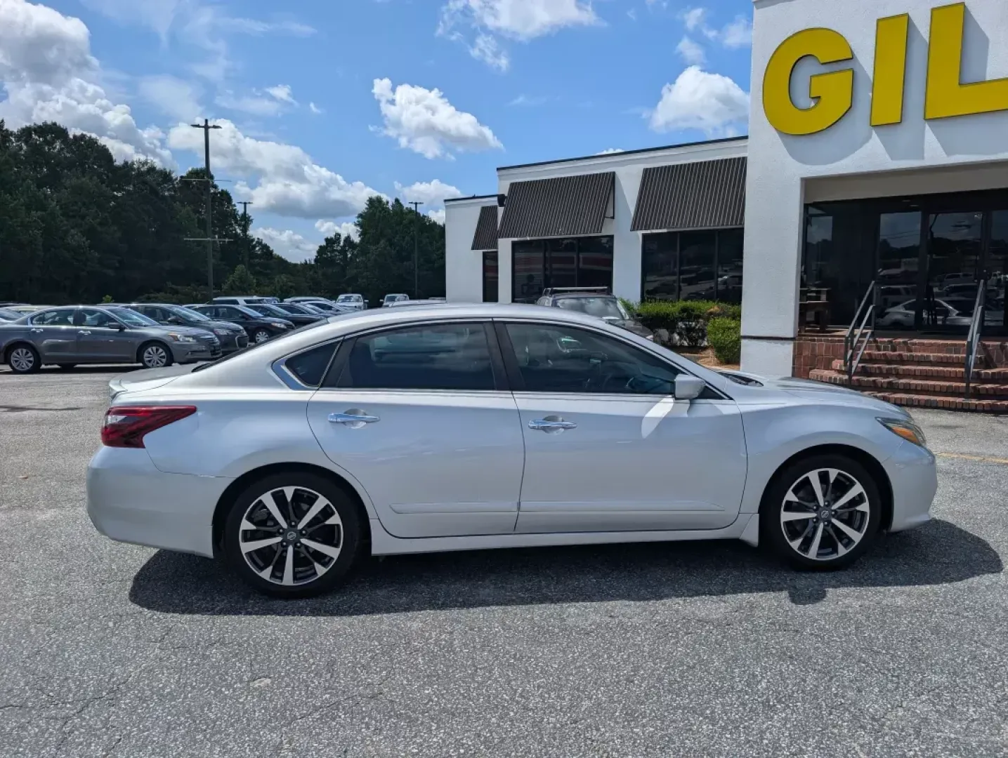 2017 /Sport Interior Nissan Altima 2.5 SR (1N4AL3AP3HC) with an Other engine, located at 3959 U.S. 80 W, Phenix City, AL, 36870, (334) 297-4885, 32.469296, -85.135185 - **Discover Your New Adventure with the 2017 Nissan Altima 2.5 SR at Gils Auto!**<br /> <br /> Are you in search of a reliable vehicle that perfectly balances style, performance, and practicality? Look no further than the 2017 Nissan Altima 2.5 SR, available now at Gils Auto in Phenix City, AL! This - Photo#3