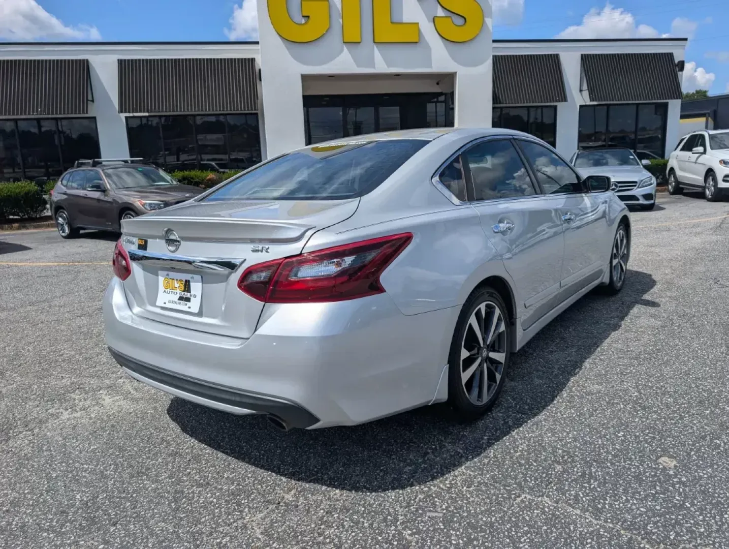 2017 /Sport Interior Nissan Altima 2.5 SR (1N4AL3AP3HC) with an Other engine, located at 3959 U.S. 80 W, Phenix City, AL, 36870, (334) 297-4885, 32.469296, -85.135185 - **Discover Your New Adventure with the 2017 Nissan Altima 2.5 SR at Gils Auto!**<br /> <br /> Are you in search of a reliable vehicle that perfectly balances style, performance, and practicality? Look no further than the 2017 Nissan Altima 2.5 SR, available now at Gils Auto in Phenix City, AL! This - Photo#4