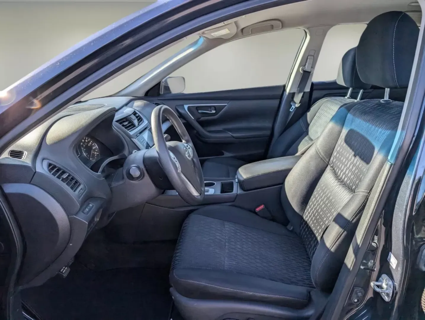 2017 /Charcoal Nissan Altima 2.5 S (1N4AL3AP3HC) with an Other engine, located at 7000 Northlake Connector, Columbus, GA, 31904, (706) 987-8085, 32.524975, -84.978134 - Discover the perfect blend of style, comfort, and practicality with the 2017 Nissan Altima 2.5 S, available now at Gils Auto in Columbus, GA. If you're a commuter looking for a reliable vehicle to navigate the hustle and bustle of daily life or a growing family that values safety and efficiency, thi - Photo#12