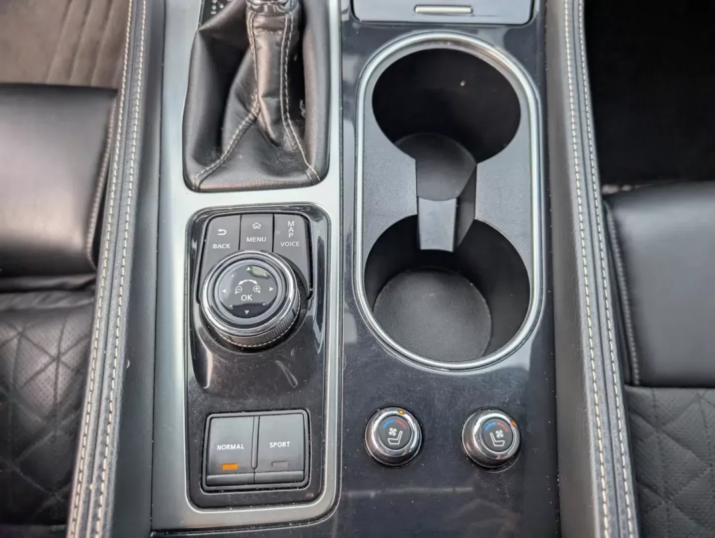 2017 /Charcoal Nissan Maxima Platinum (1N4AA6AP0HC) with an Other engine, located at 5115 14th Ave., Columbus, GA, 31904, (706) 323-0345, 32.511494, -84.971046 - Elevate your driving experience with the 2017 Nissan Maxima Platinum, the perfect sedan for those who crave luxury and performance without compromise. Whether you're a commuter looking to upgrade your daily drive or a growing family seeking comfort and safety, this stunning vehicle effortlessly blen - Photo#14