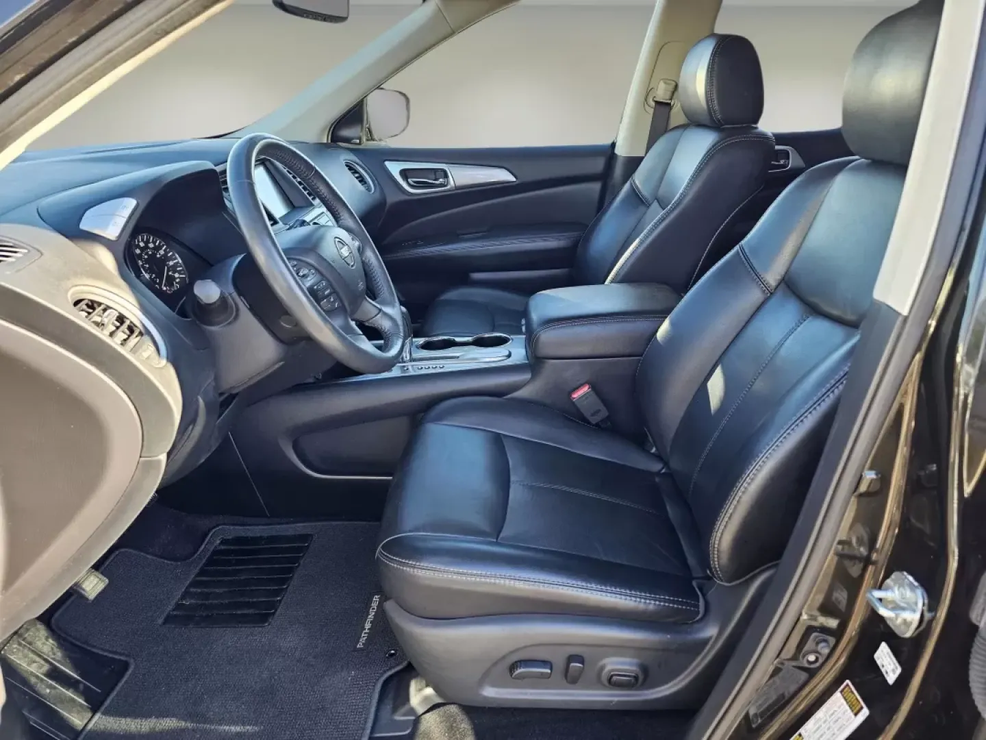 2017 /Charcoal Nissan Pathfinder SL (5N1DR2MN5HC) with an Other engine, located at 5115 14th Ave., Columbus, GA, 31904, (706) 323-0345, 32.511494, -84.971046 - **Explore the Open Road with the 2017 Nissan Pathfinder SL A Family-Friendly SUV Perfect for All Adventures!**<br /> <br /> Are you in search of a reliable and spacious vehicle that accommodates your growing family's needs? Look no further than this stunning 2017 Nissan Pathfinder SL, now available - Photo#9