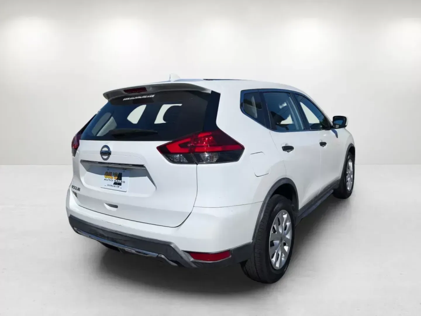 2017 /Charcoal Nissan Rogue S (KNMAT2MT6HP) with an Regular Unleaded I-4 2.5 L/152 engine, 1-Speed CVT w/OD transmission, located at 804 22nd Ave, Phenix City, AL, 36870, (334) 297-1860, 32.484749, -85.024475 - 2017 Nissan Rogue S - Photo#5