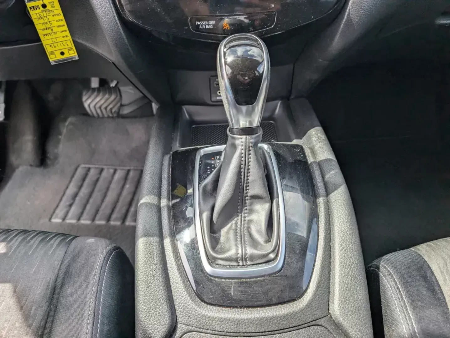 2017 /Charcoal Nissan Rogue S (JN8AT2MT8HW) with an Regular Unleaded I-4 2.5 L/152 engine, 1-Speed CVT w/OD transmission, located at 3959 U.S. 80 W, Phenix City, AL, 36870, (334) 297-4885, 32.469296, -85.135185 - 2017 Nissan Rogue S - Photo#14