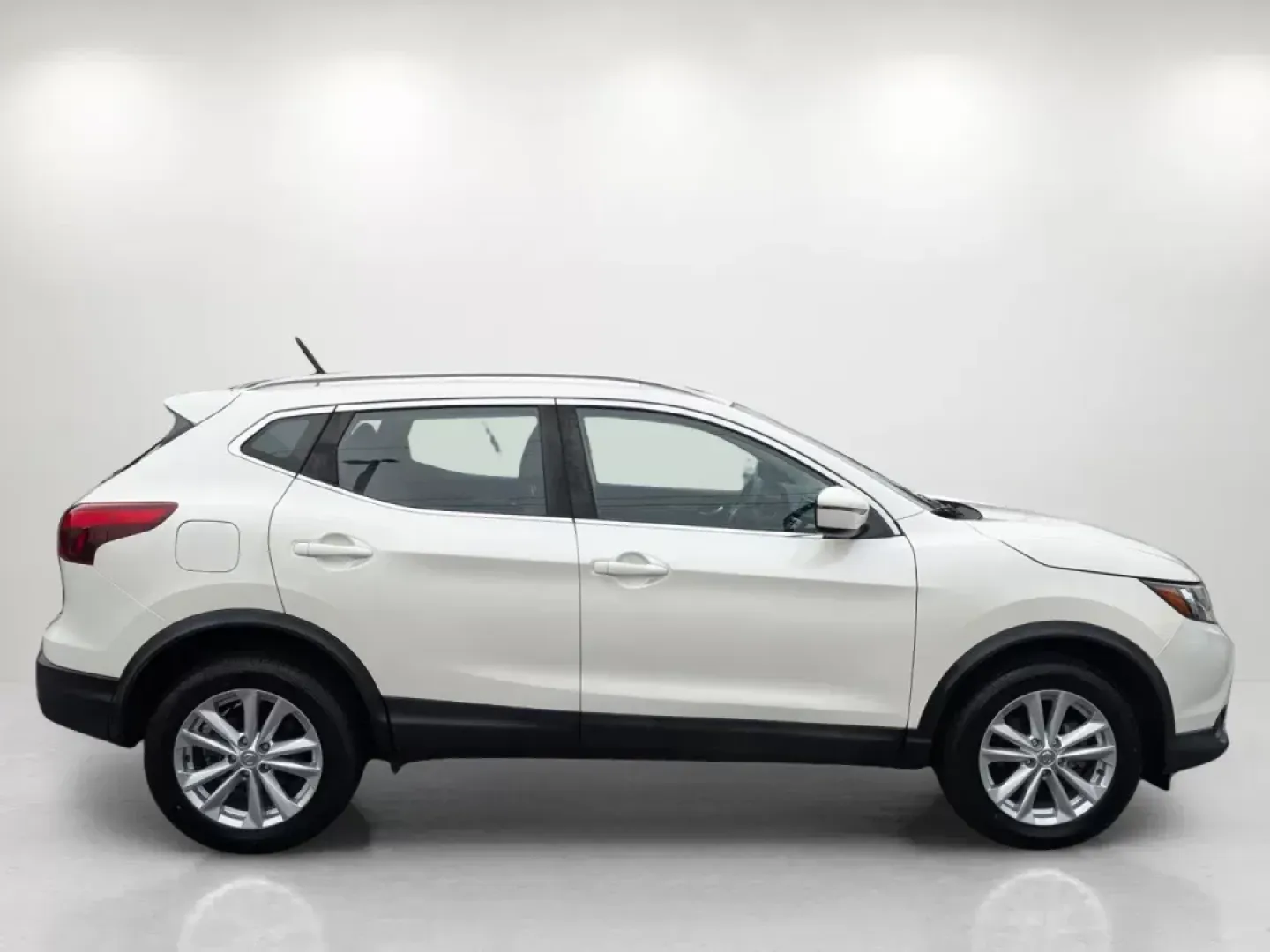 2017 /Charcoal Nissan Rogue Sport SV (JN1BJ1CR5HW) with an Regular Unleaded I-4 2.0 L/122 engine, 1-Speed CVT w/OD transmission, located at 5115 14th Ave., Columbus, GA, 31904, (706) 323-0345, 32.511494, -84.971046 - Are you ready to elevate your lifestyle with a versatile and reliable SUV? Introducing the 2017 Nissan Rogue Sport SV, a perfect blend of style, comfort, and practicality that suits the needs of both adventurous weekend warriors and daily commuters. With its all-wheel drive, this SUV is ready to tac - Photo#3