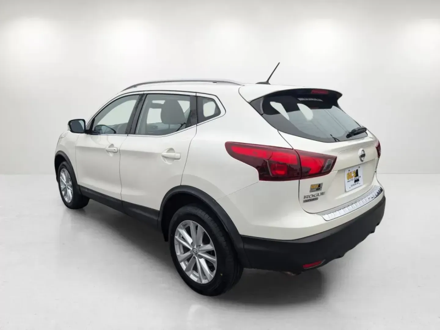 2017 /Charcoal Nissan Rogue Sport SV (JN1BJ1CR5HW) with an Regular Unleaded I-4 2.0 L/122 engine, 1-Speed CVT w/OD transmission, located at 5115 14th Ave., Columbus, GA, 31904, (706) 323-0345, 32.511494, -84.971046 - Are you ready to elevate your lifestyle with a versatile and reliable SUV? Introducing the 2017 Nissan Rogue Sport SV, a perfect blend of style, comfort, and practicality that suits the needs of both adventurous weekend warriors and daily commuters. With its all-wheel drive, this SUV is ready to tac - Photo#6