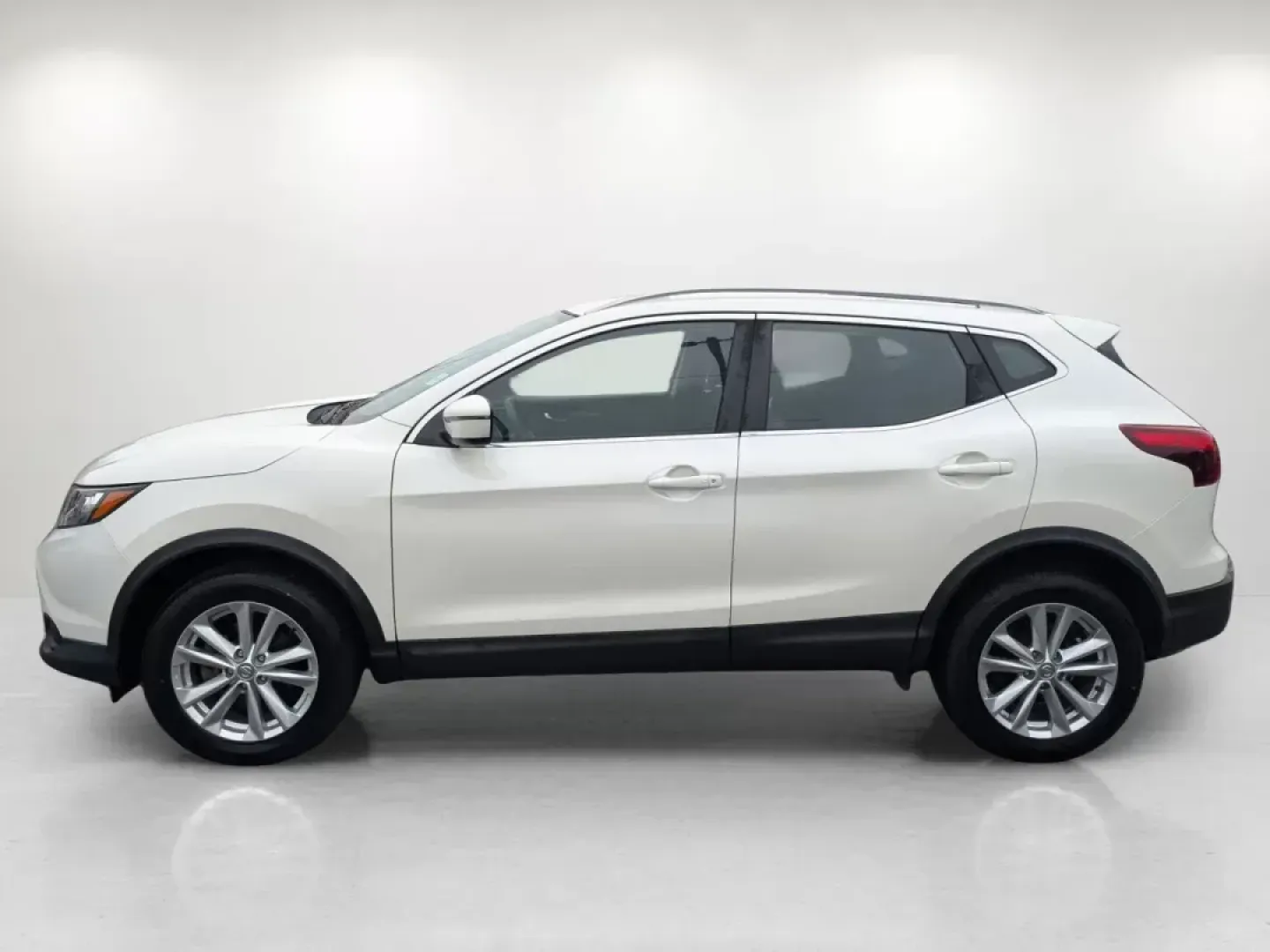 2017 /Charcoal Nissan Rogue Sport SV (JN1BJ1CR5HW) with an Regular Unleaded I-4 2.0 L/122 engine, 1-Speed CVT w/OD transmission, located at 5115 14th Ave., Columbus, GA, 31904, (706) 323-0345, 32.511494, -84.971046 - Are you ready to elevate your lifestyle with a versatile and reliable SUV? Introducing the 2017 Nissan Rogue Sport SV, a perfect blend of style, comfort, and practicality that suits the needs of both adventurous weekend warriors and daily commuters. With its all-wheel drive, this SUV is ready to tac - Photo#7