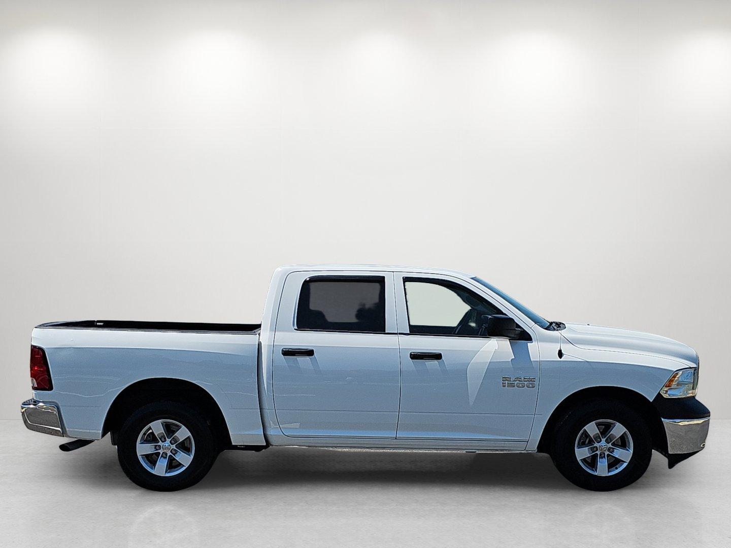 2017 /Diesel Gray/Black Ram 1500 Tradesman (1C6RR6KG0HS) with an Regular Unleaded V-6 3.6 L/220 engine, 8-Speed Automatic w/OD transmission, located at 521 Old Farm Lane Rd, Prattville, AL, 36066, (334) 325-1505, 32.482460, -86.416367 - 2017 Ram 1500 Tradesman - Photo#4