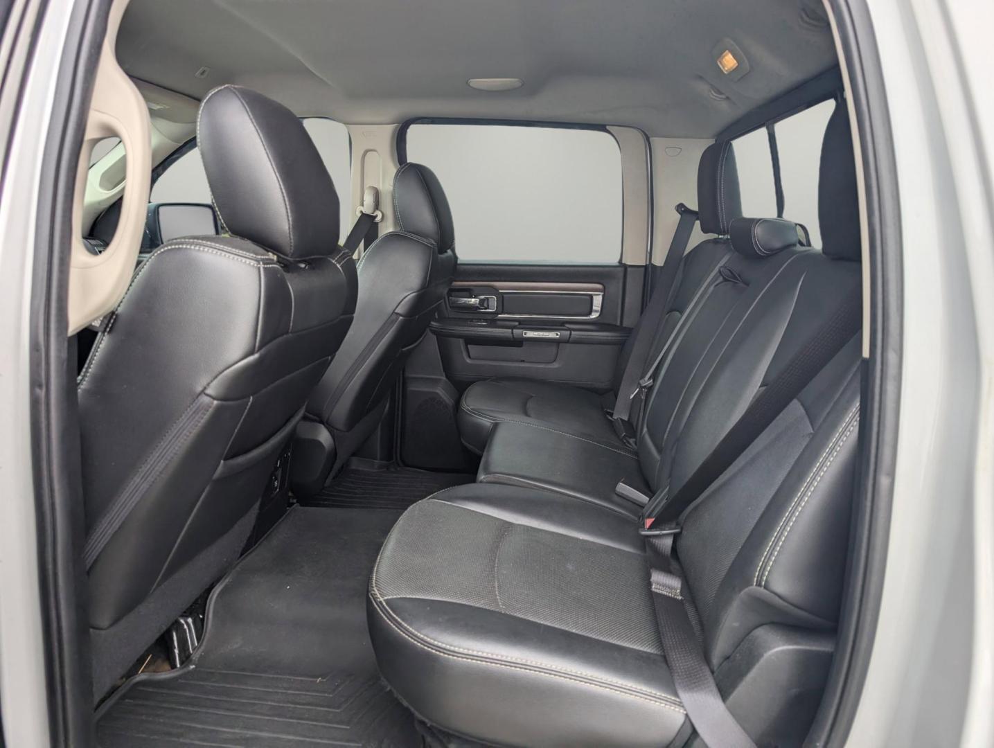2017 /Black Ram 1500 Laramie (1C6RR7NT0HS) with an Regular Unleaded V-8 5.7 L/345 engine, 8-Speed Automatic w/OD transmission, located at 5115 14th Ave., Columbus, GA, 31904, (706) 323-0345, 32.511494, -84.971046 - 2017 Ram 1500 Laramie - Photo#10