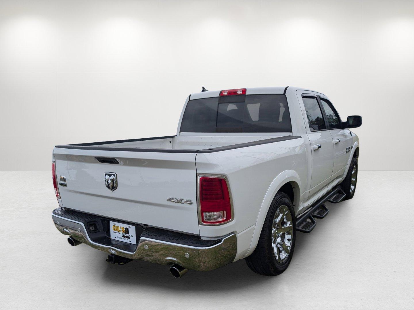 2017 /Black Ram 1500 Laramie (1C6RR7NT0HS) with an Regular Unleaded V-8 5.7 L/345 engine, 8-Speed Automatic w/OD transmission, located at 5115 14th Ave., Columbus, GA, 31904, (706) 323-0345, 32.511494, -84.971046 - 2017 Ram 1500 Laramie - Photo#4