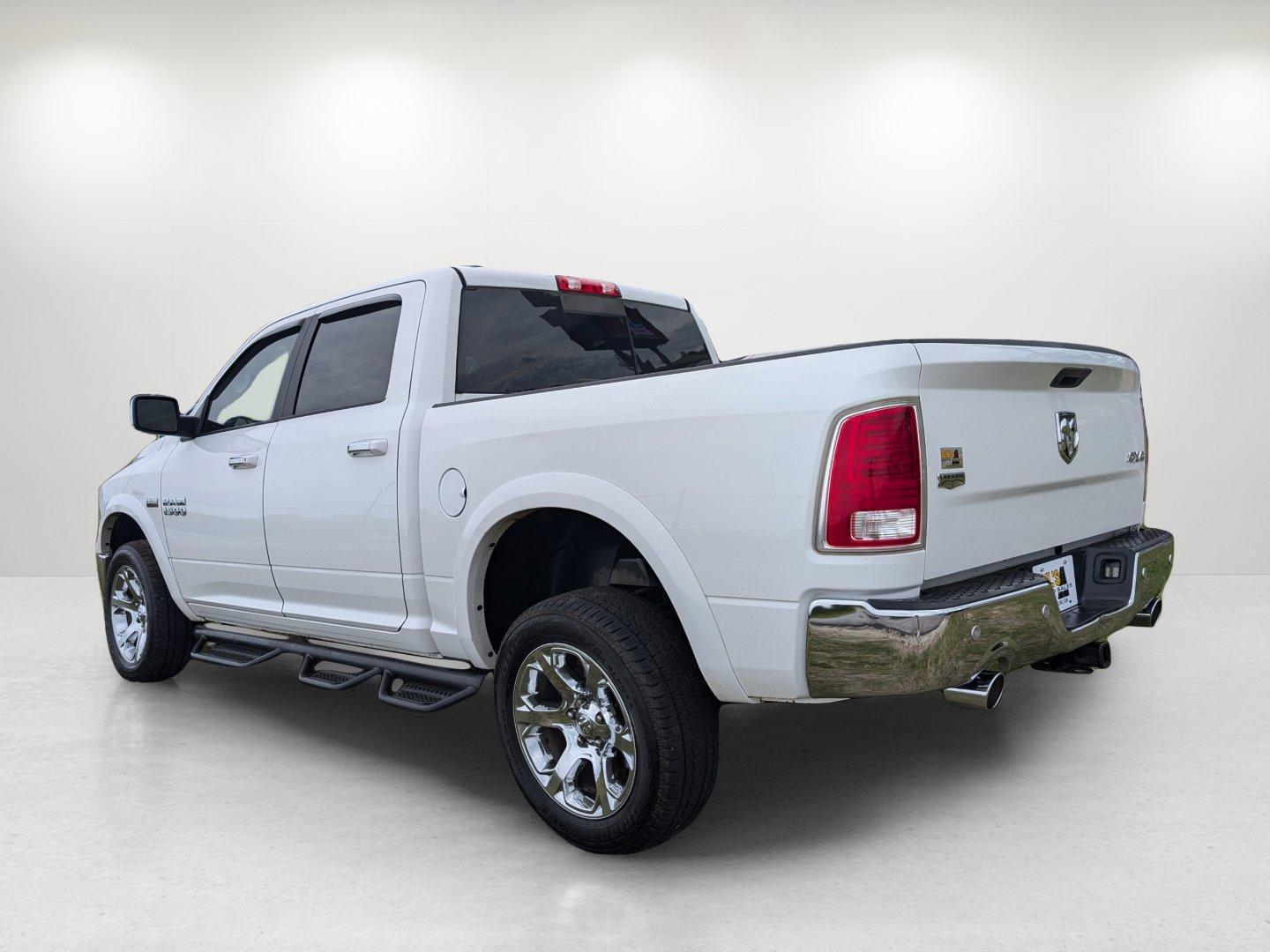 2017 /Black Ram 1500 Laramie (1C6RR7NT0HS) with an Regular Unleaded V-8 5.7 L/345 engine, 8-Speed Automatic w/OD transmission, located at 5115 14th Ave., Columbus, GA, 31904, (706) 323-0345, 32.511494, -84.971046 - 2017 Ram 1500 Laramie - Photo#6