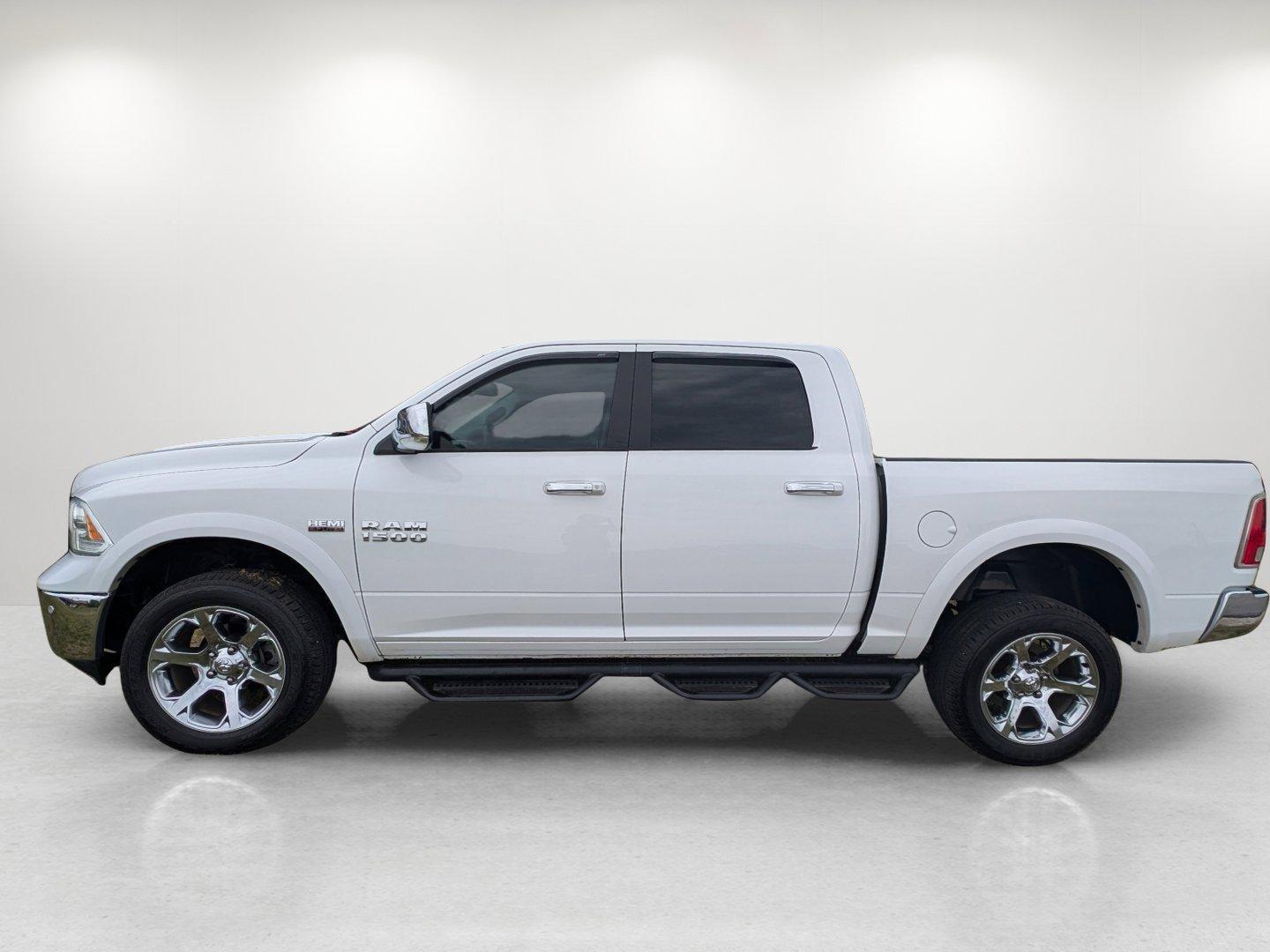 2017 /Black Ram 1500 Laramie (1C6RR7NT0HS) with an Regular Unleaded V-8 5.7 L/345 engine, 8-Speed Automatic w/OD transmission, located at 5115 14th Ave., Columbus, GA, 31904, (706) 323-0345, 32.511494, -84.971046 - 2017 Ram 1500 Laramie - Photo#7